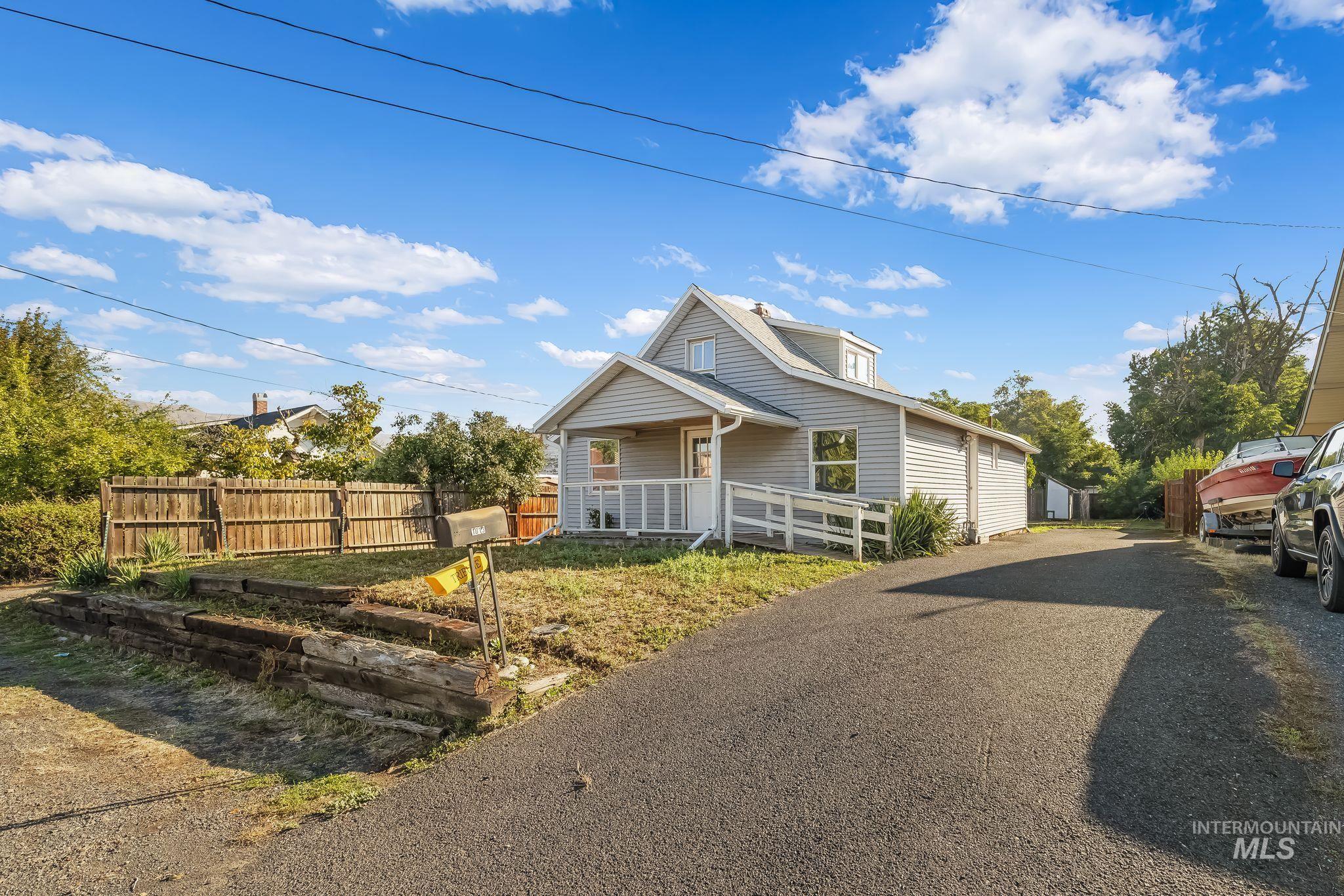 1013 McCarroll St, Clarkston, Washington 99403, 3 Bedrooms, 1 Bathroom, Residential For Sale, Price $264,900,MLS 99001484