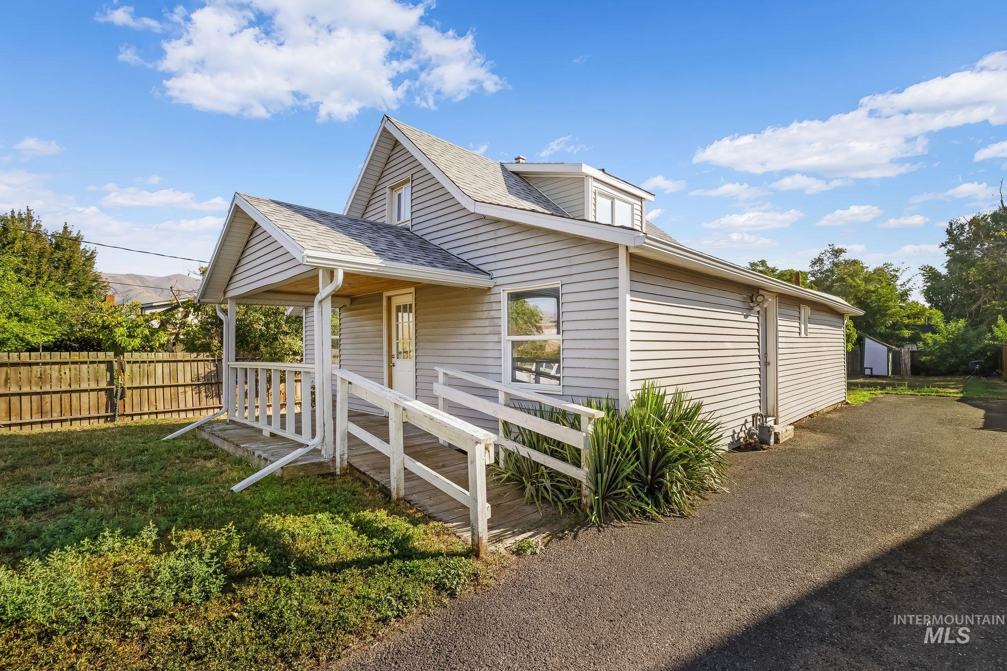1013 McCarroll St, Clarkston, Washington 99403, 3 Bedrooms, 1 Bathroom, Residential For Sale, Price $264,900,MLS 99001484