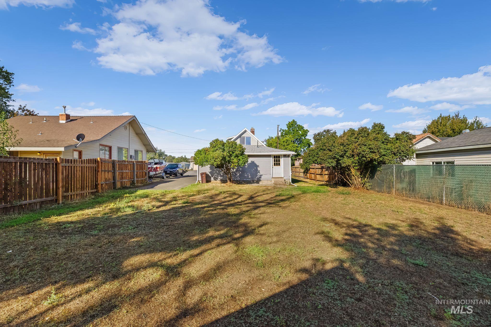 1013 McCarroll St, Clarkston, Washington 99403, 3 Bedrooms, 1 Bathroom, Residential For Sale, Price $264,900,MLS 99001484
