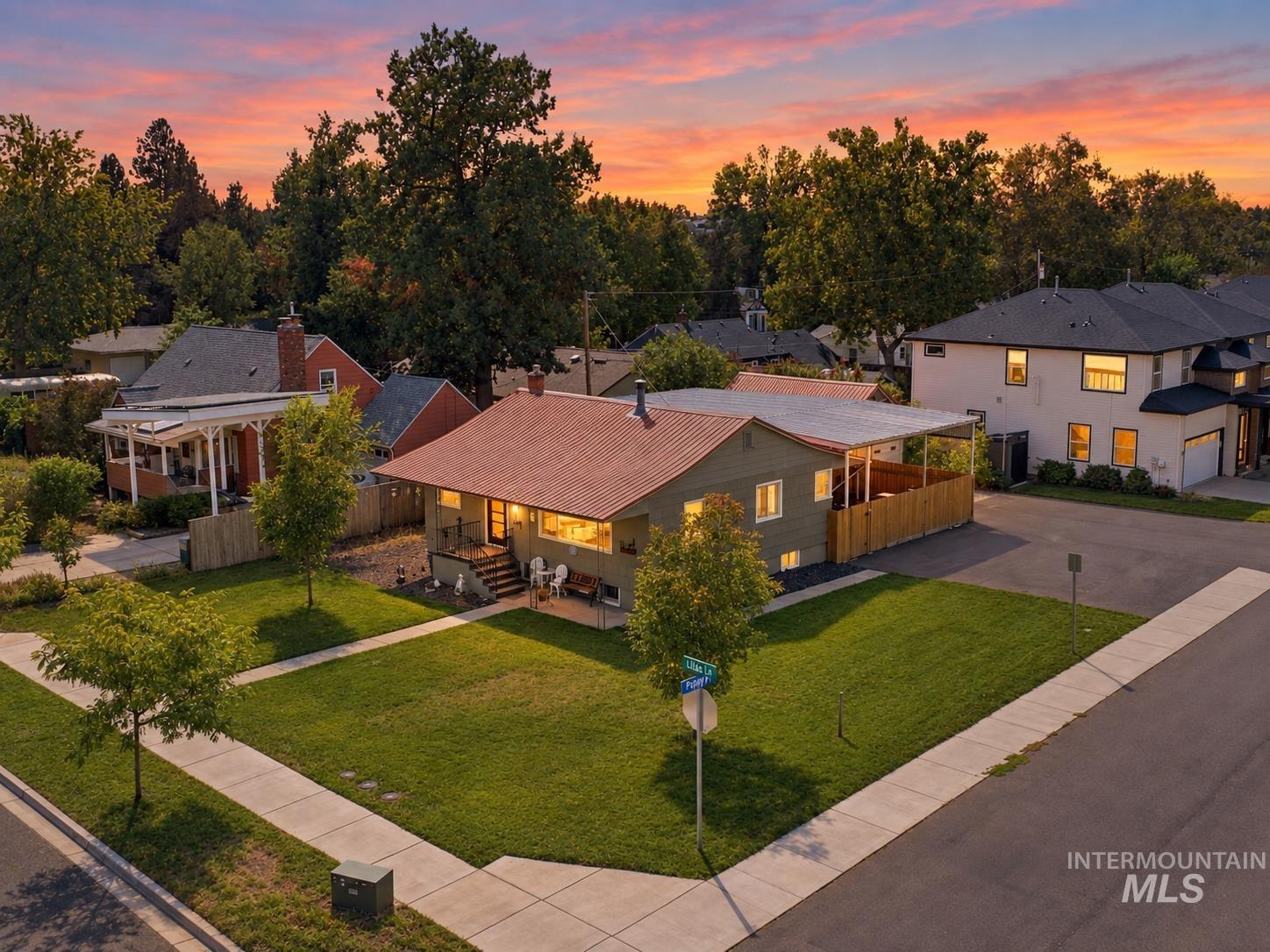 3811 W Puggy Ln, Boise, Idaho 83705, 3 Bedrooms, 2 Bathrooms, Residential For Sale, Price $525,000,MLS 99001494