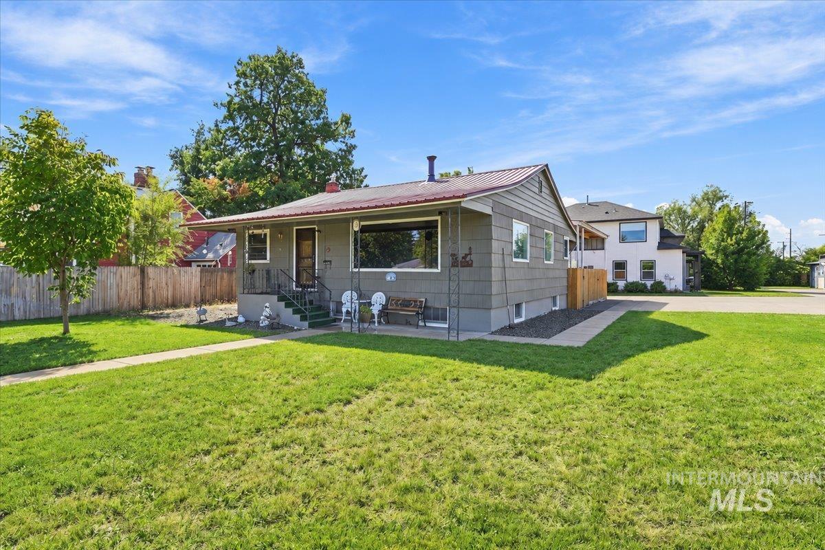 3811 W Puggy Ln, Boise, Idaho 83705, 3 Bedrooms, 2 Bathrooms, Residential For Sale, Price $525,000,MLS 99001494