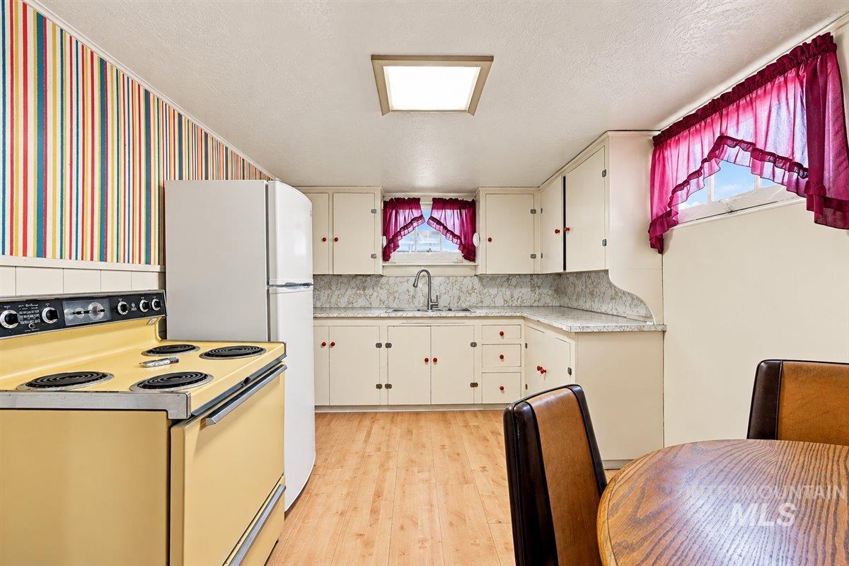 3811 W Puggy Ln, Boise, Idaho 83705, 3 Bedrooms, 2 Bathrooms, Residential For Sale, Price $525,000,MLS 99001494