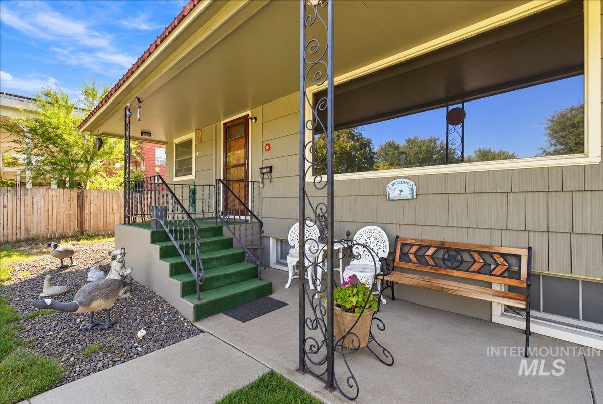 3811 W Puggy Ln, Boise, Idaho 83705, 3 Bedrooms, 2 Bathrooms, Residential For Sale, Price $525,000,MLS 99001494