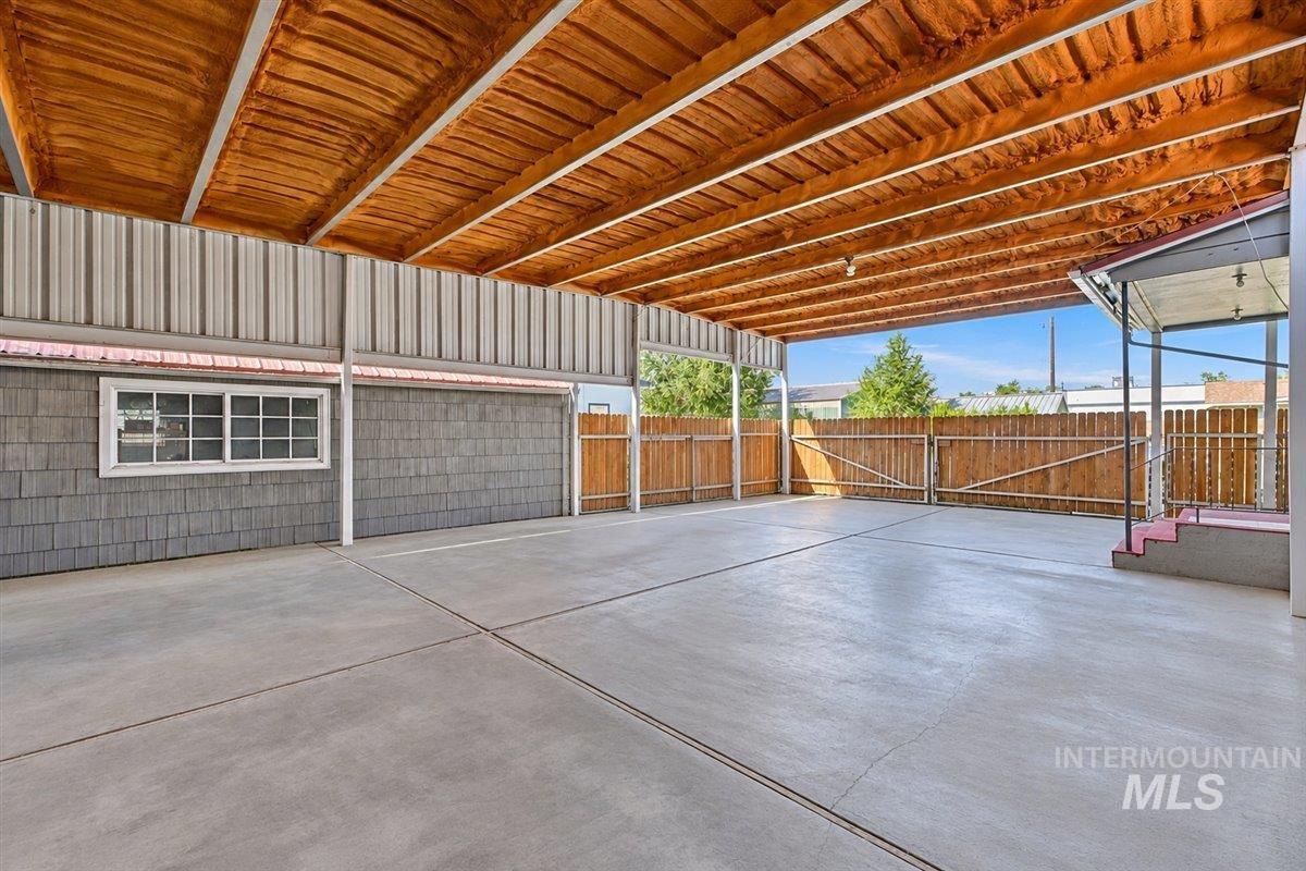 3811 W Puggy Ln, Boise, Idaho 83705, 3 Bedrooms, 2 Bathrooms, Residential For Sale, Price $525,000,MLS 99001494