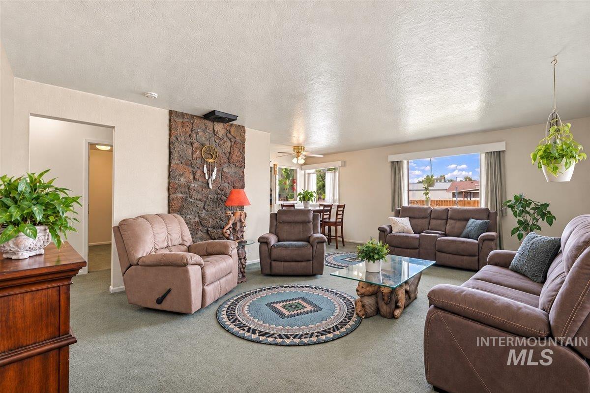 3811 W Puggy Ln, Boise, Idaho 83705, 3 Bedrooms, 2 Bathrooms, Residential For Sale, Price $525,000,MLS 99001494
