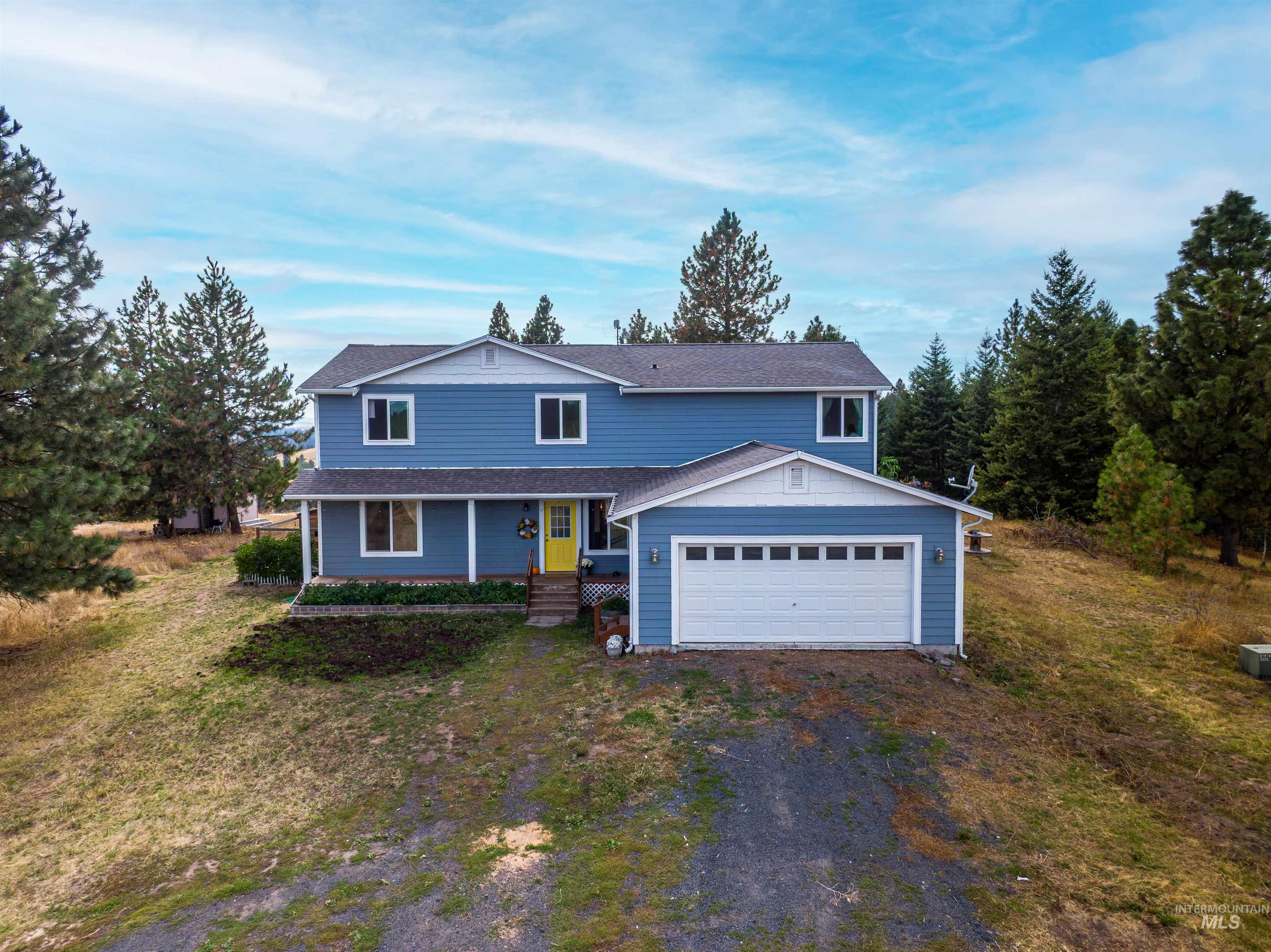 1037 Hendrix Rd, Moscow, Idaho 83843, 5 Bedrooms, 2.5 Bathrooms, Residential For Sale, Price $599,000,MLS 99001497