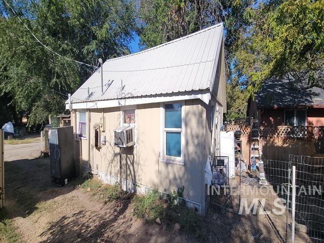 704 E Grove Ave, Parma, Idaho 83660, 4 Bedrooms, 1 Bathroom, Residential Income For Sale, Price $359,900,MLS 99001499