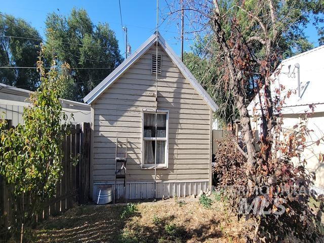 704 E Grove Ave, Parma, Idaho 83660, 4 Bedrooms, 1 Bathroom, Residential Income For Sale, Price $359,900,MLS 99001499