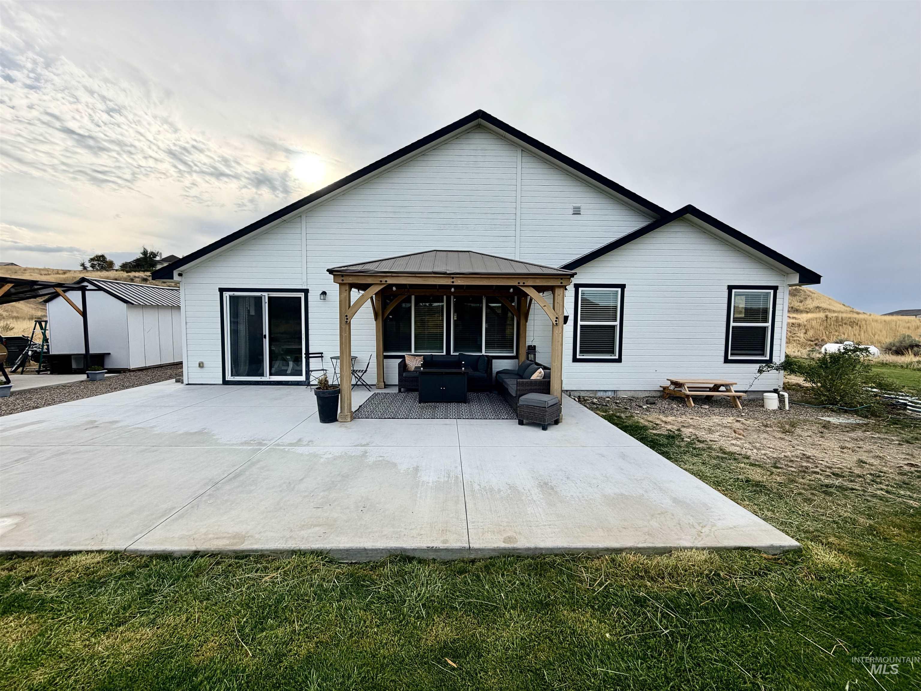 374 Beal cir, Ontario, Oregon 97914, 3 Bedrooms, 2 Bathrooms, Residential For Sale, Price $575,000,MLS 99001500