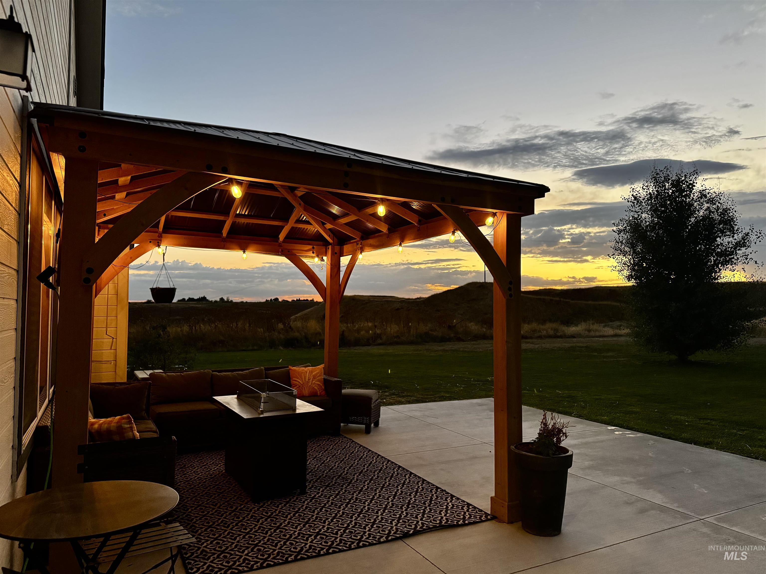 374 Beal cir, Ontario, Oregon 97914, 3 Bedrooms, 2 Bathrooms, Residential For Sale, Price $575,000,MLS 99001500