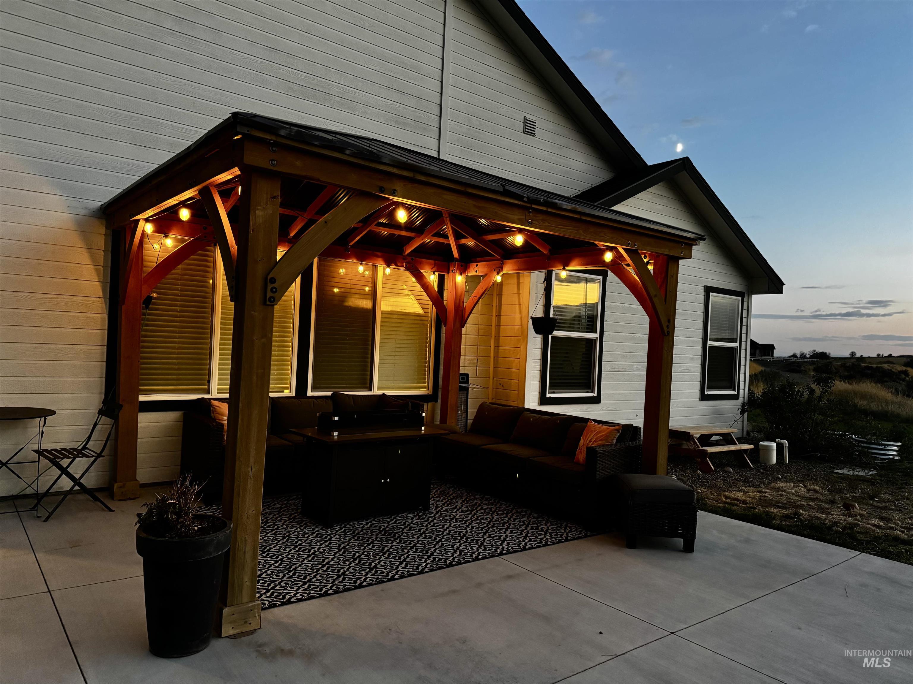 374 Beal cir, Ontario, Oregon 97914, 3 Bedrooms, 2 Bathrooms, Residential For Sale, Price $575,000,MLS 99001500