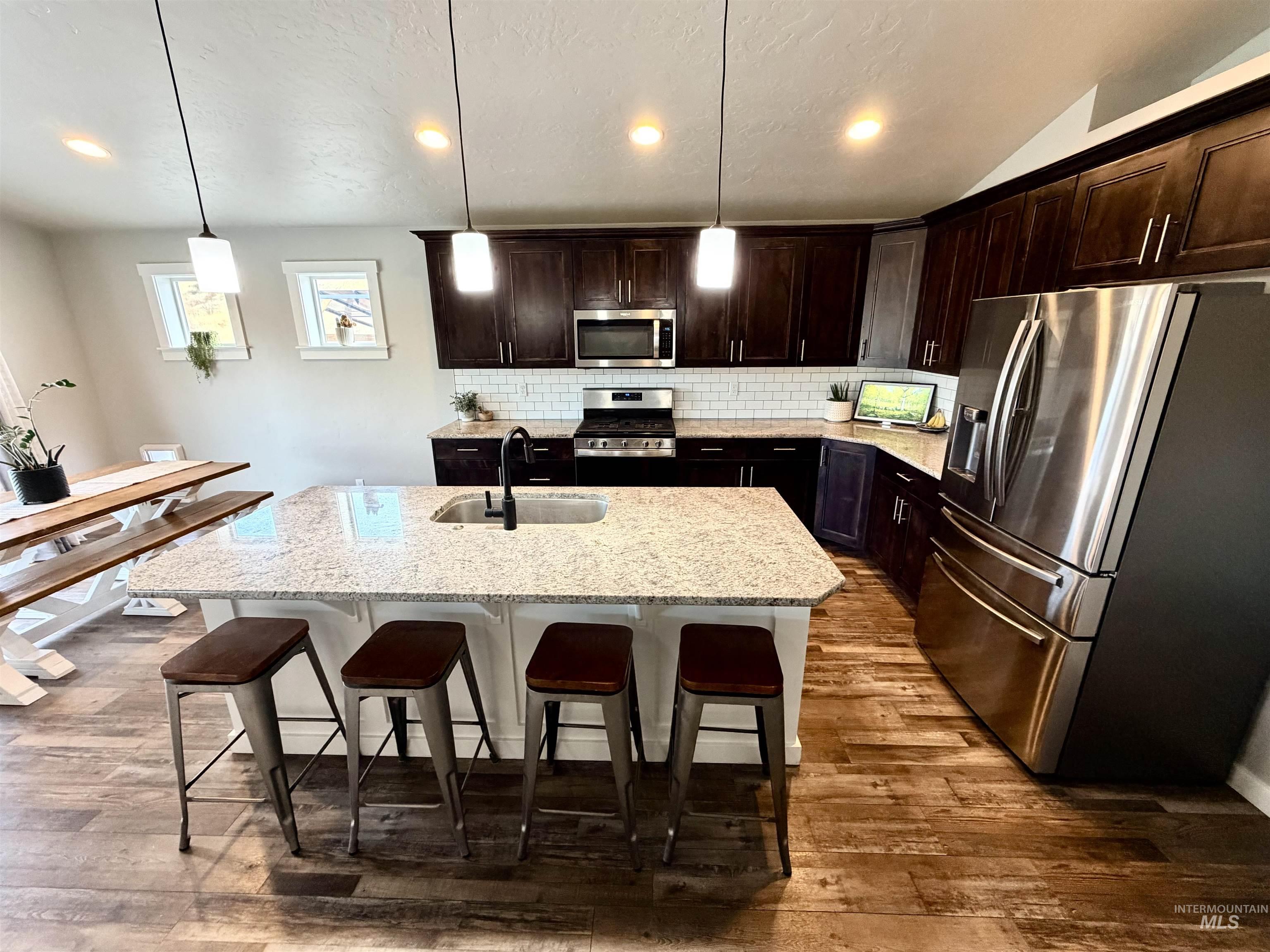374 Beal cir, Ontario, Oregon 97914, 3 Bedrooms, 2 Bathrooms, Residential For Sale, Price $575,000,MLS 99001500