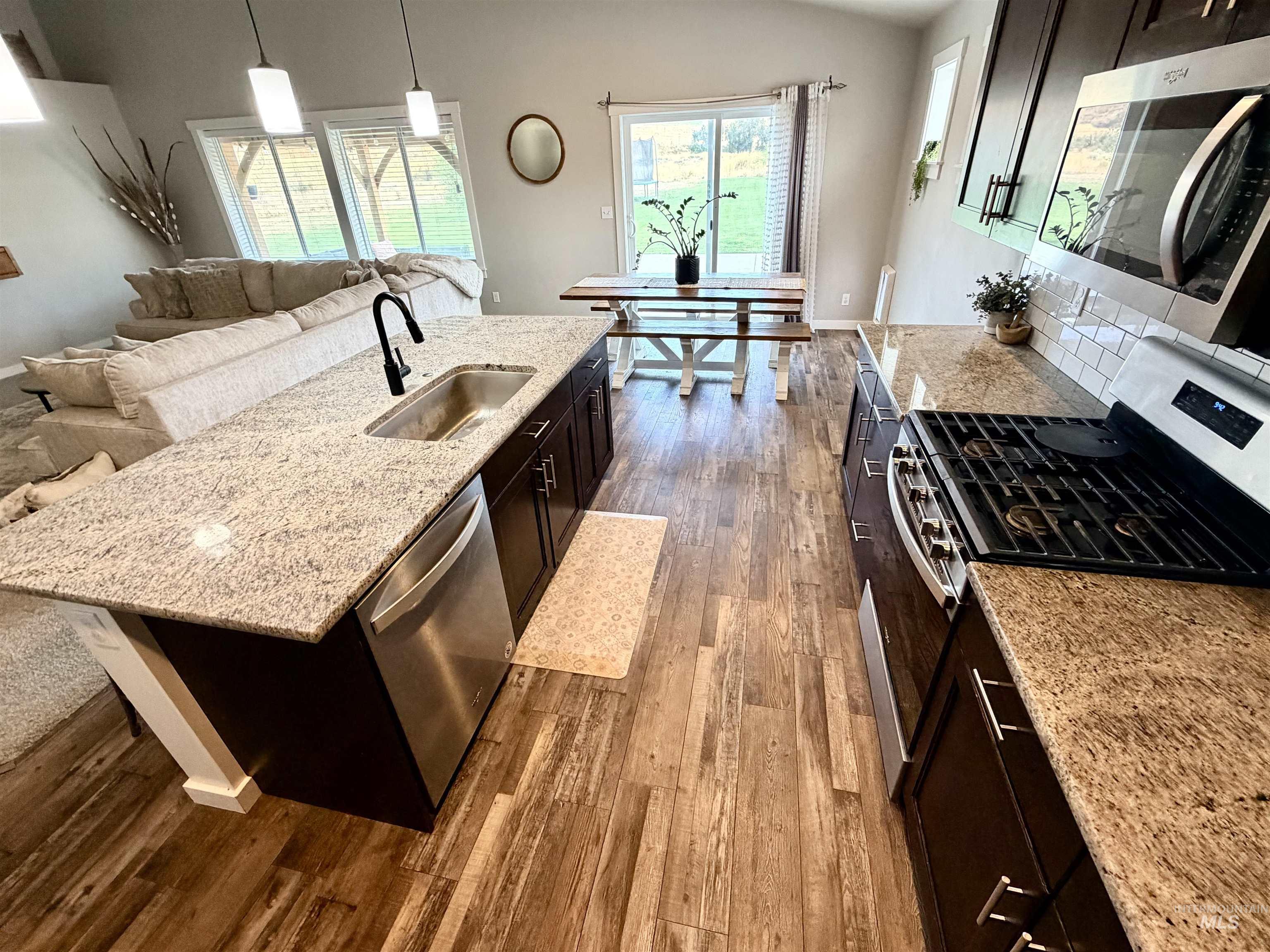 374 Beal cir, Ontario, Oregon 97914, 3 Bedrooms, 2 Bathrooms, Residential For Sale, Price $575,000,MLS 99001500