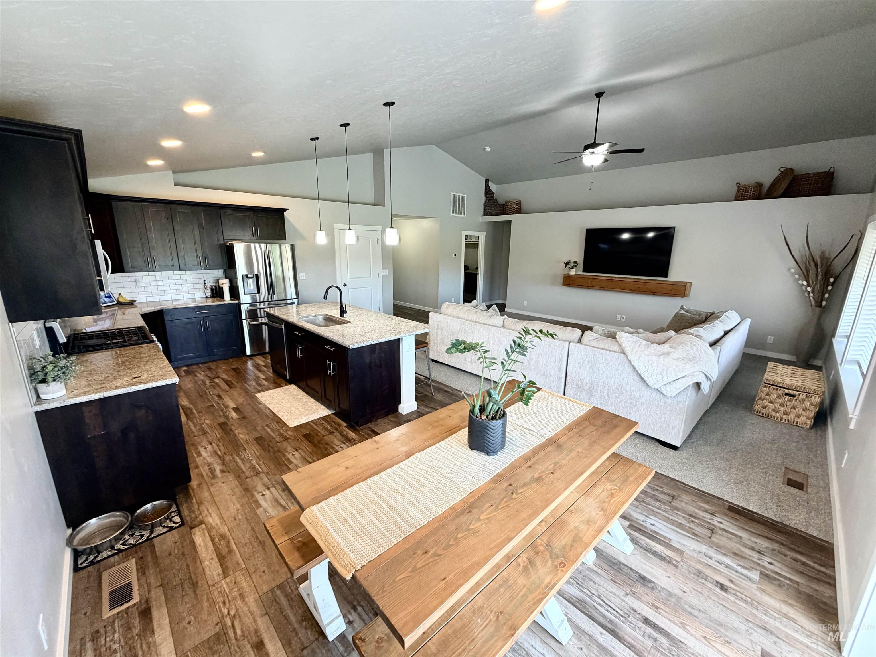 374 Beal cir, Ontario, Oregon 97914, 3 Bedrooms, 2 Bathrooms, Residential For Sale, Price $575,000,MLS 99001500