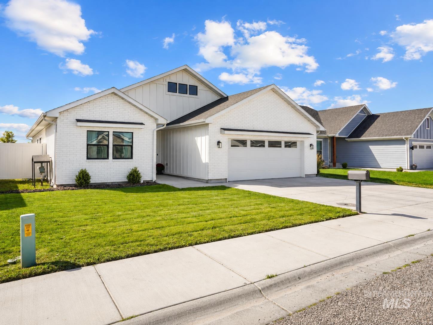 245 South Hills, Burley, Idaho 83318, 3 Bedrooms, 2 Bathrooms, Residential For Sale, Price $375,000,MLS 99001504