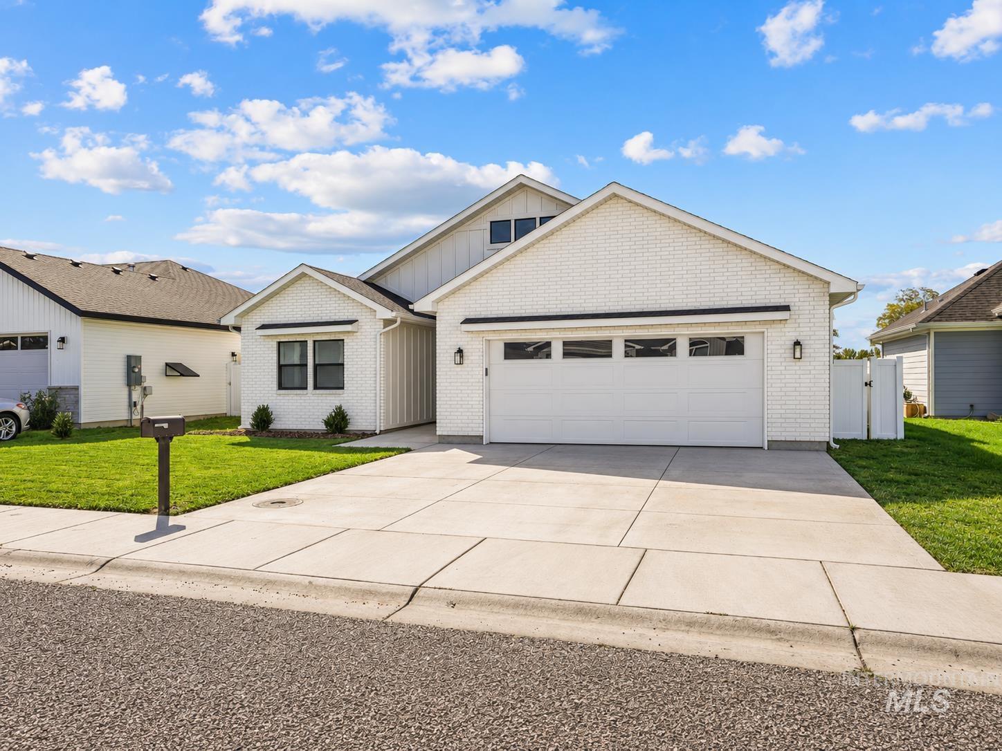 245 South Hills, Burley, Idaho 83318, 3 Bedrooms, 2 Bathrooms, Residential For Sale, Price $375,000,MLS 99001504