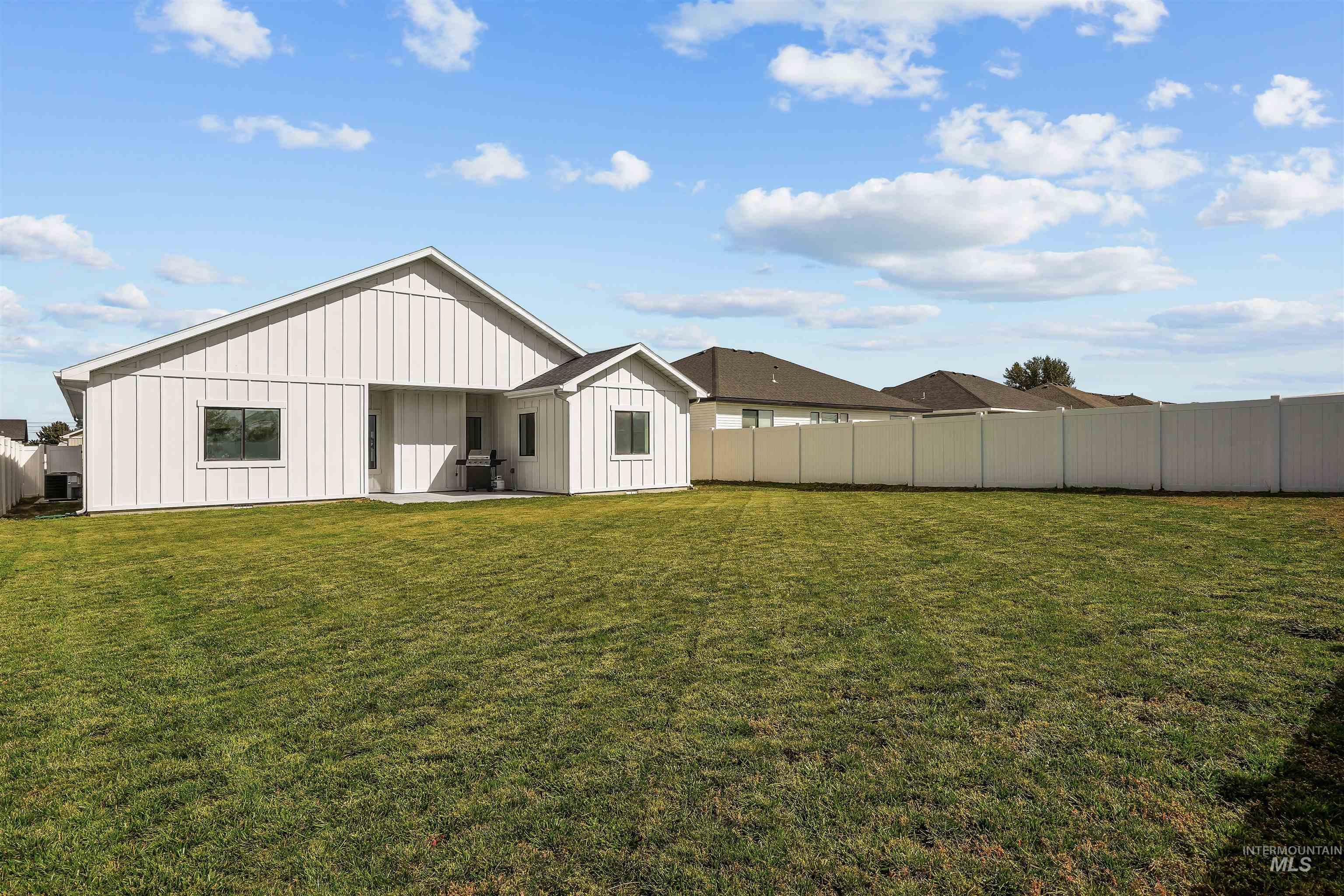 245 South Hills, Burley, Idaho 83318, 3 Bedrooms, 2 Bathrooms, Residential For Sale, Price $375,000,MLS 99001504
