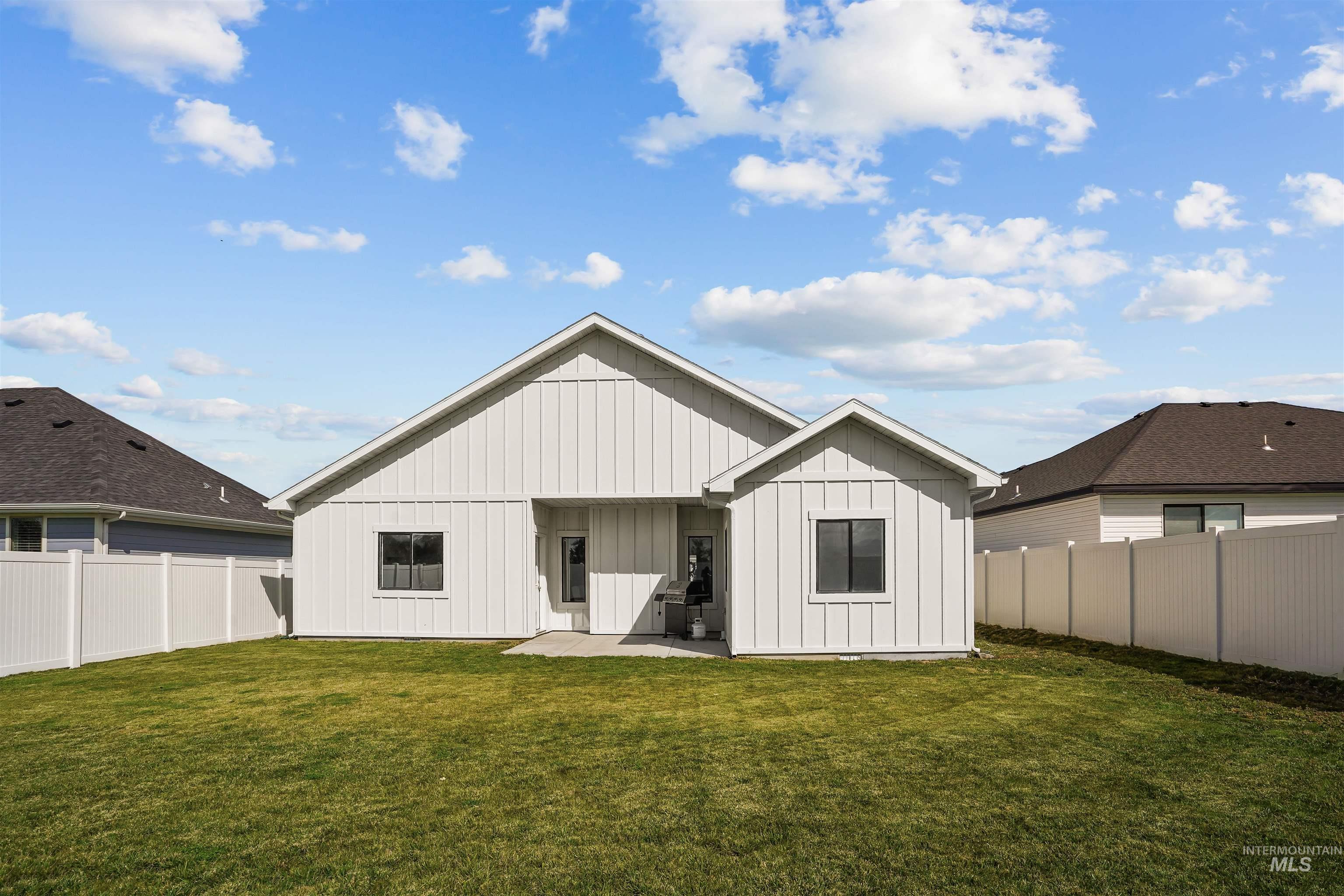 245 South Hills, Burley, Idaho 83318, 3 Bedrooms, 2 Bathrooms, Residential For Sale, Price $375,000,MLS 99001504