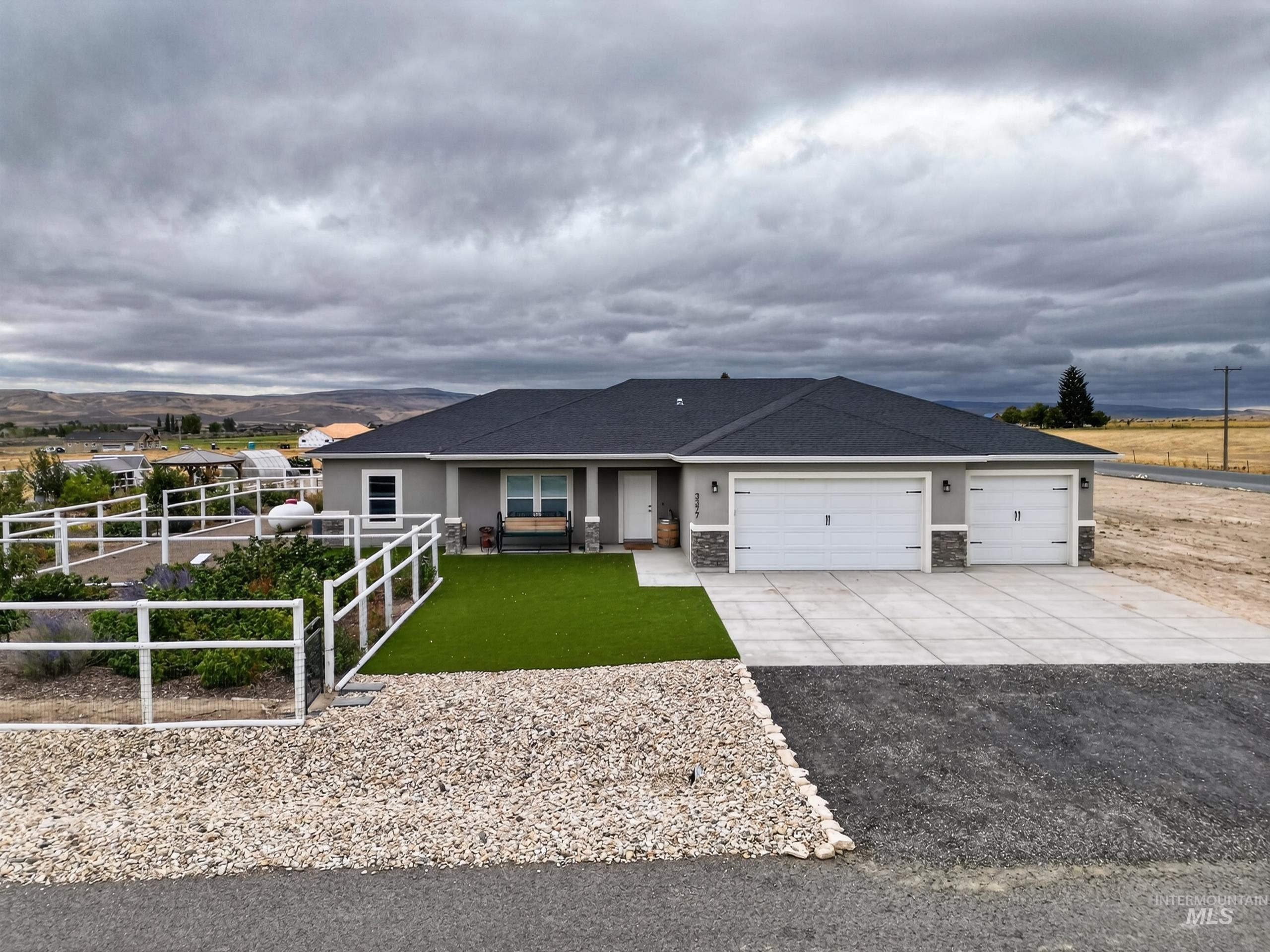 3377 E 3119 N, Kimberly, Idaho 83341, 4 Bedrooms, 2.5 Bathrooms, Residential For Sale, Price $650,000,MLS 99001513