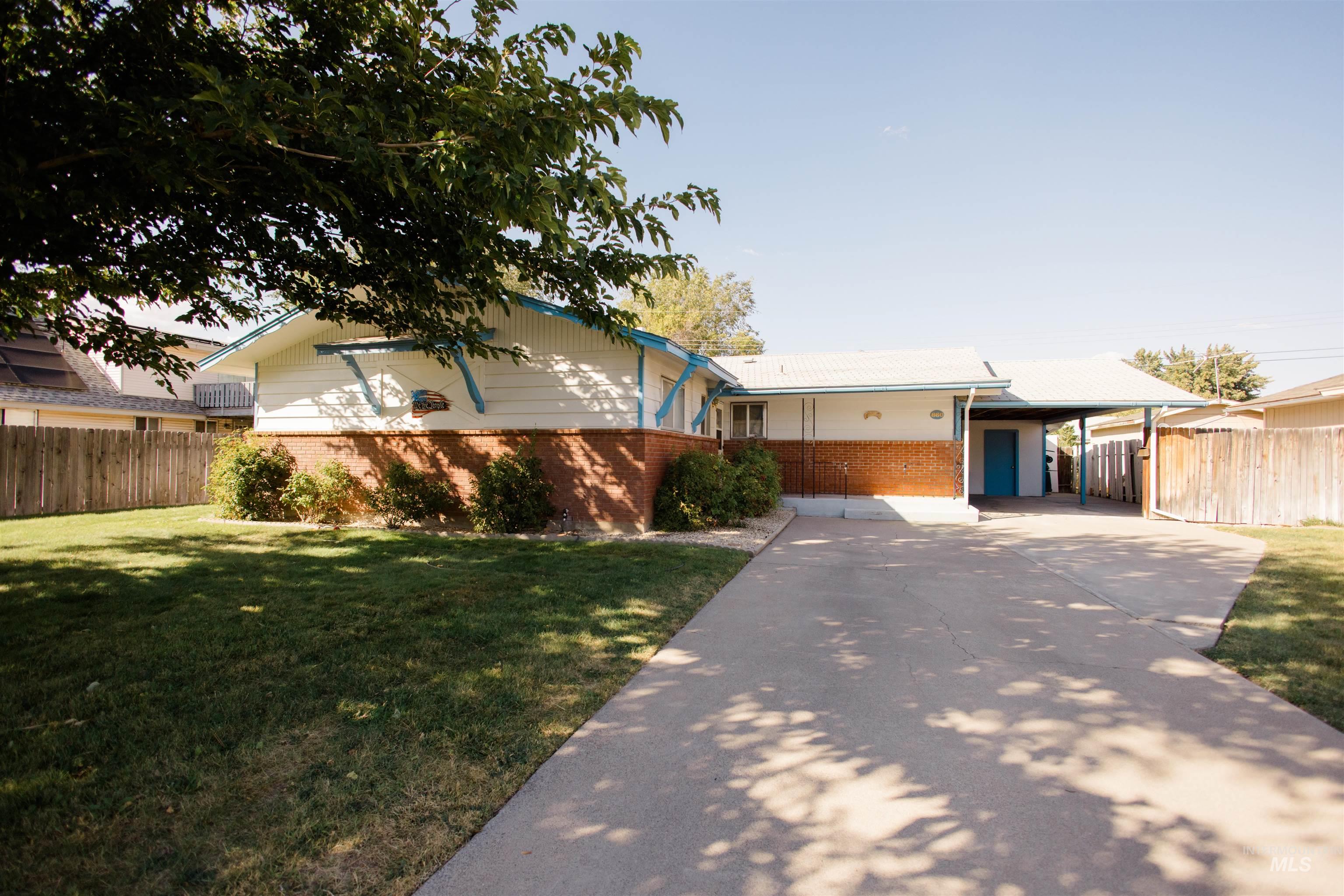 860 E 16th N, Mountain Home, Idaho 83647, 4 Bedrooms, 1.5 Bathrooms, Residential For Sale, Price $328,000,MLS 99001516