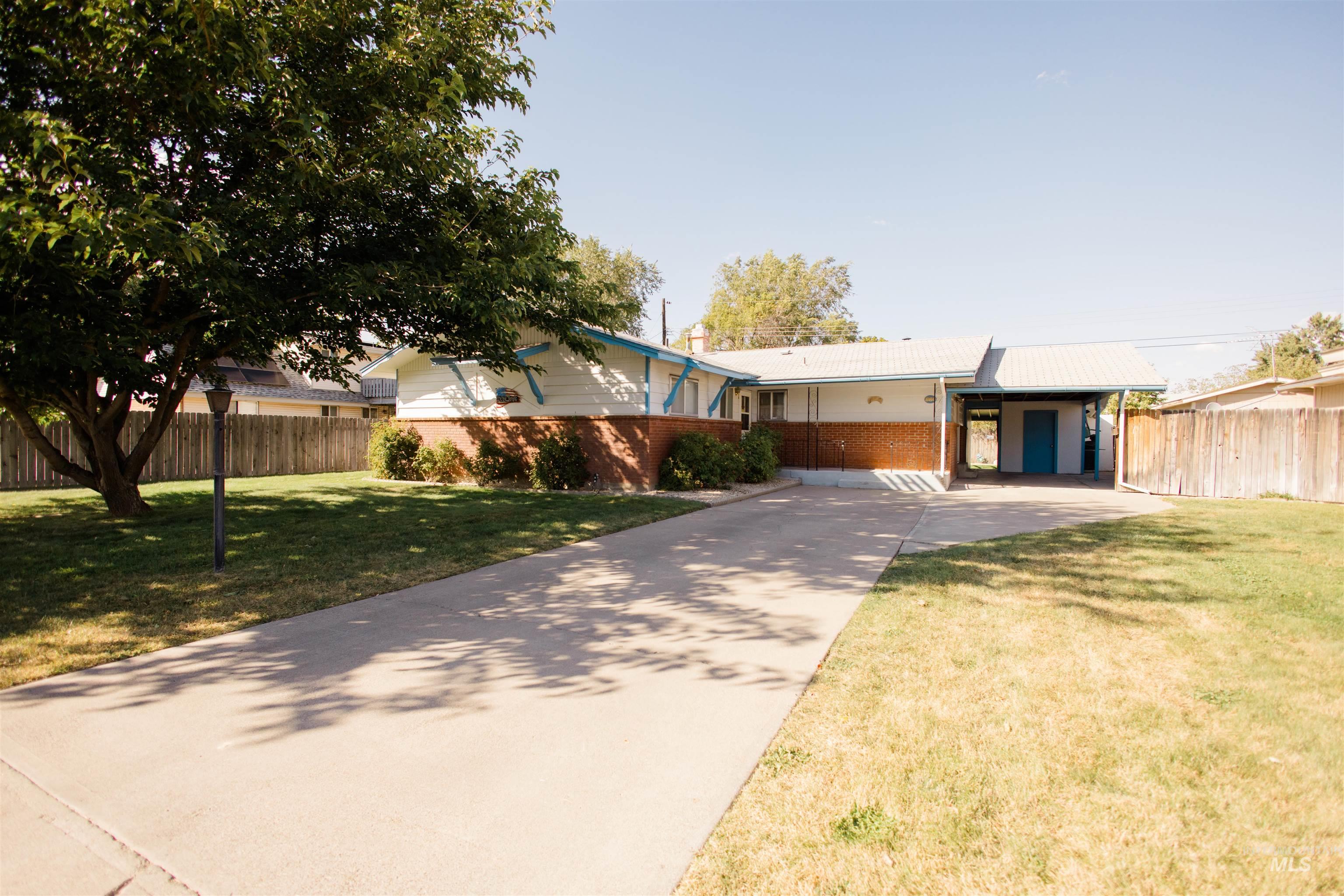 860 E 16th N, Mountain Home, Idaho 83647, 4 Bedrooms, 1.5 Bathrooms, Residential For Sale, Price $328,000,MLS 99001516
