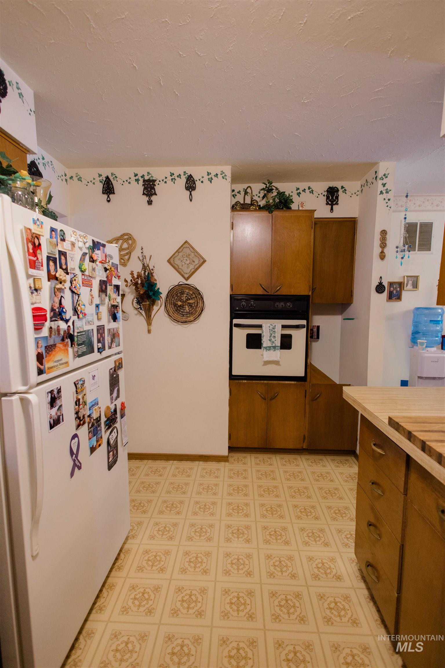 860 E 16th N, Mountain Home, Idaho 83647, 4 Bedrooms, 1.5 Bathrooms, Residential For Sale, Price $328,000,MLS 99001516