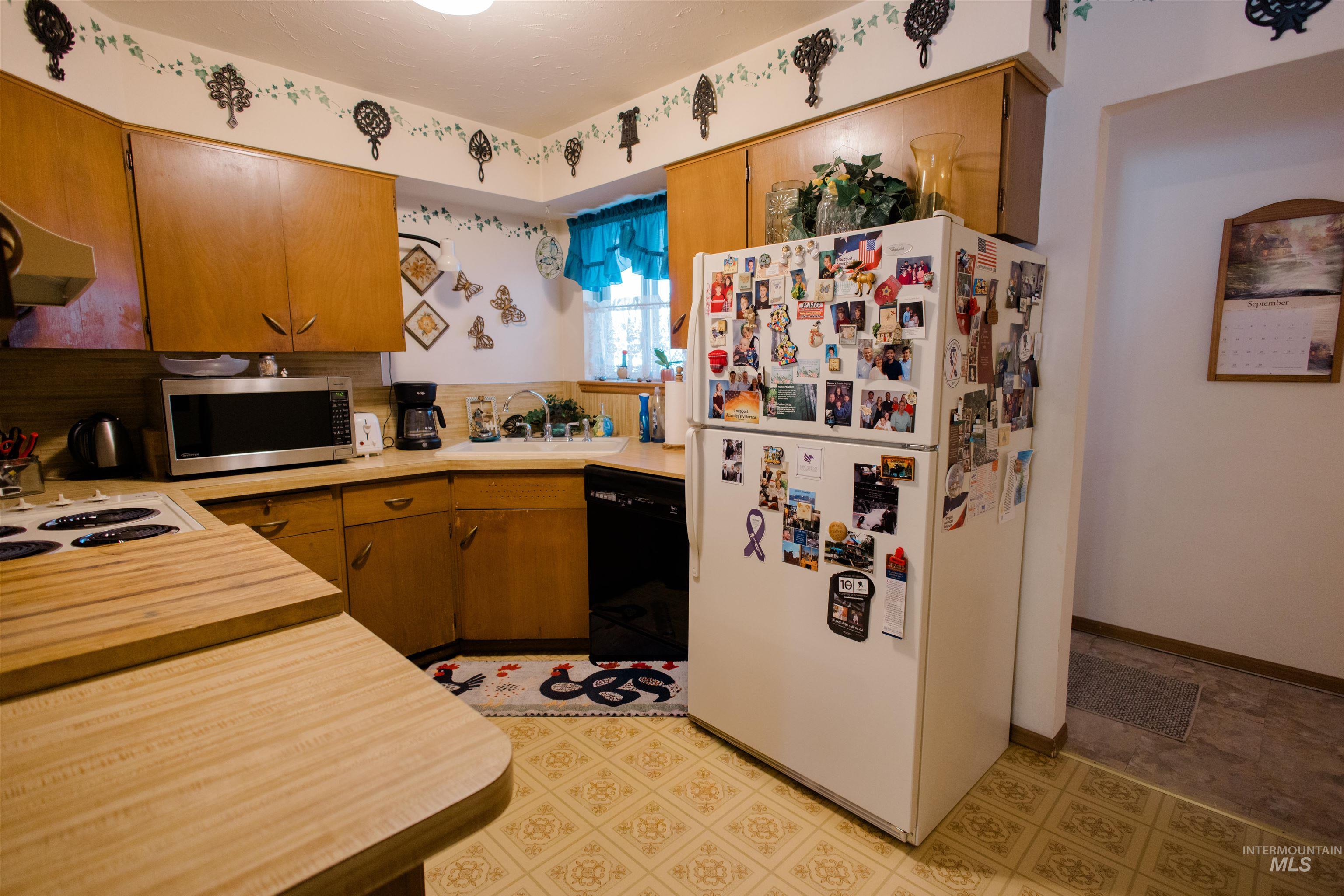 860 E 16th N, Mountain Home, Idaho 83647, 4 Bedrooms, 1.5 Bathrooms, Residential For Sale, Price $328,000,MLS 99001516
