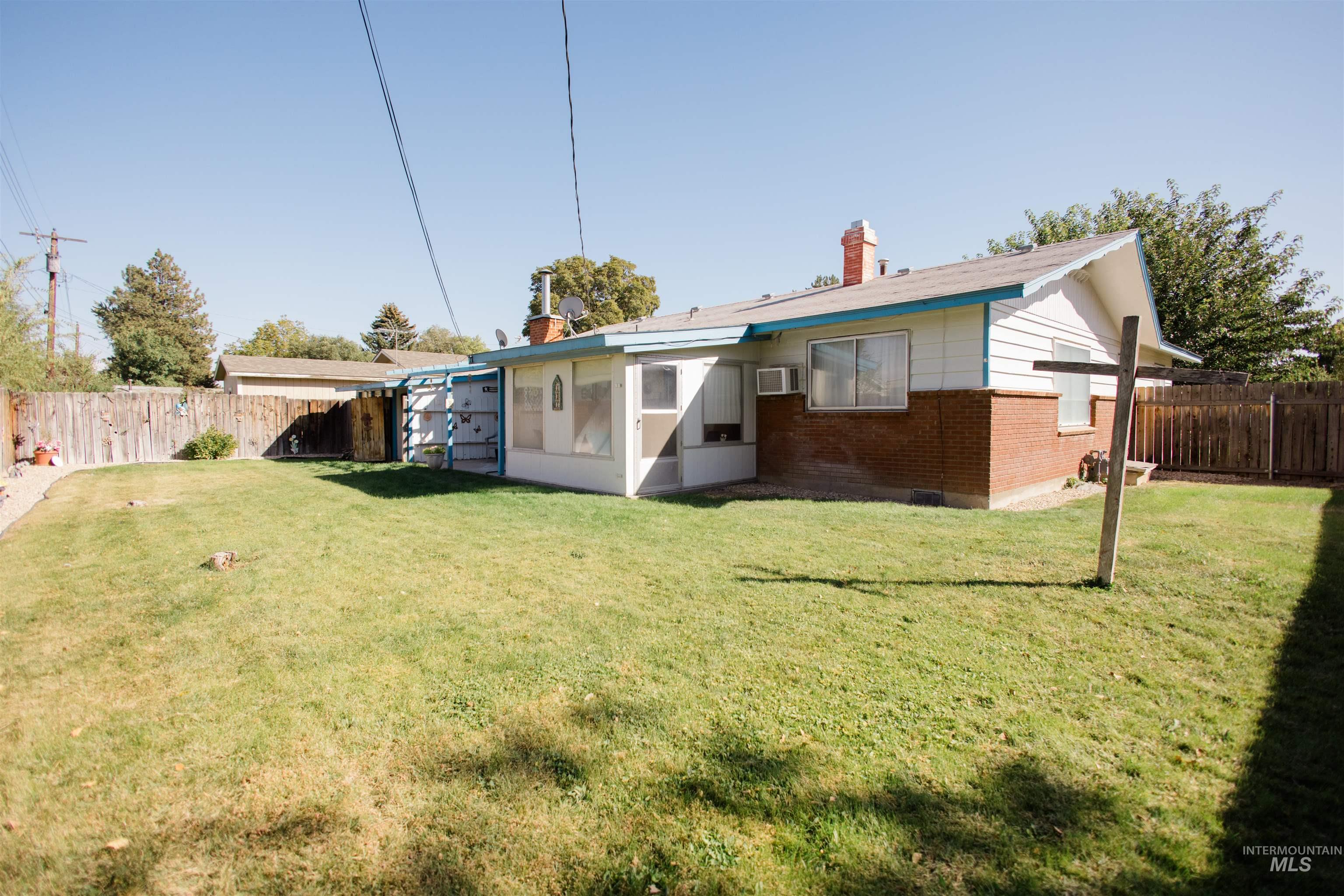 860 E 16th N, Mountain Home, Idaho 83647, 4 Bedrooms, 1.5 Bathrooms, Residential For Sale, Price $328,000,MLS 99001516