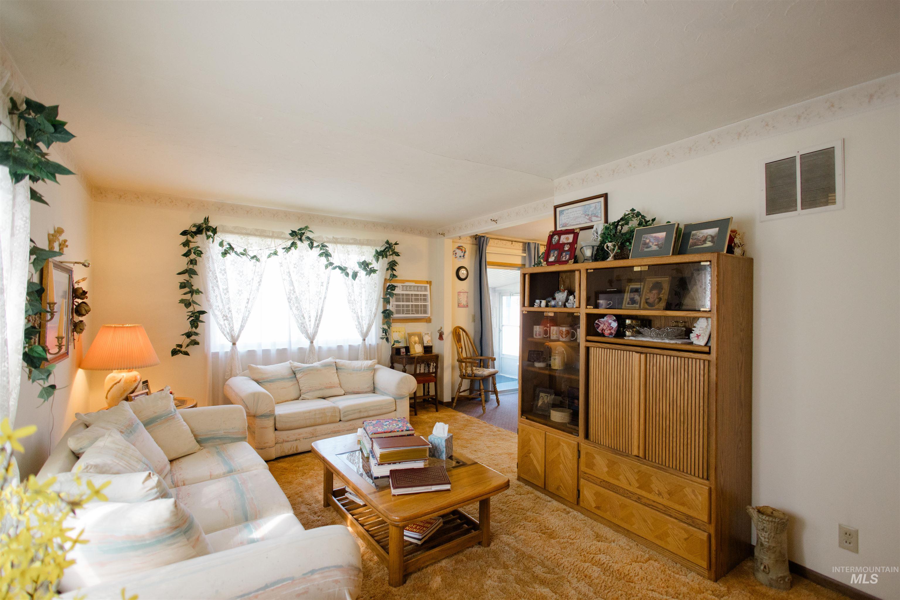 860 E 16th N, Mountain Home, Idaho 83647, 4 Bedrooms, 1.5 Bathrooms, Residential For Sale, Price $328,000,MLS 99001516