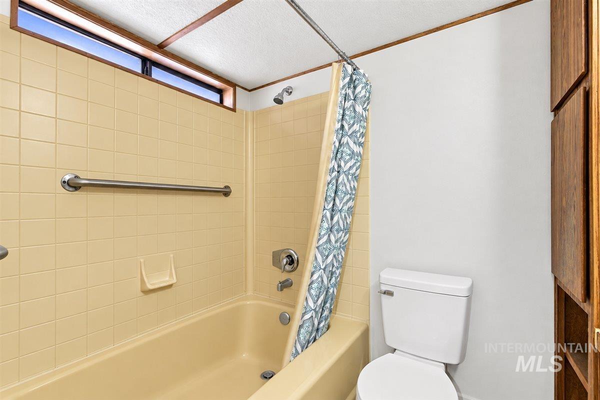 3399 N Dalton Ln, Boise, Idaho 83704, 3 Bedrooms, 2 Bathrooms, Residential For Sale, Price $100,000,MLS 99001521