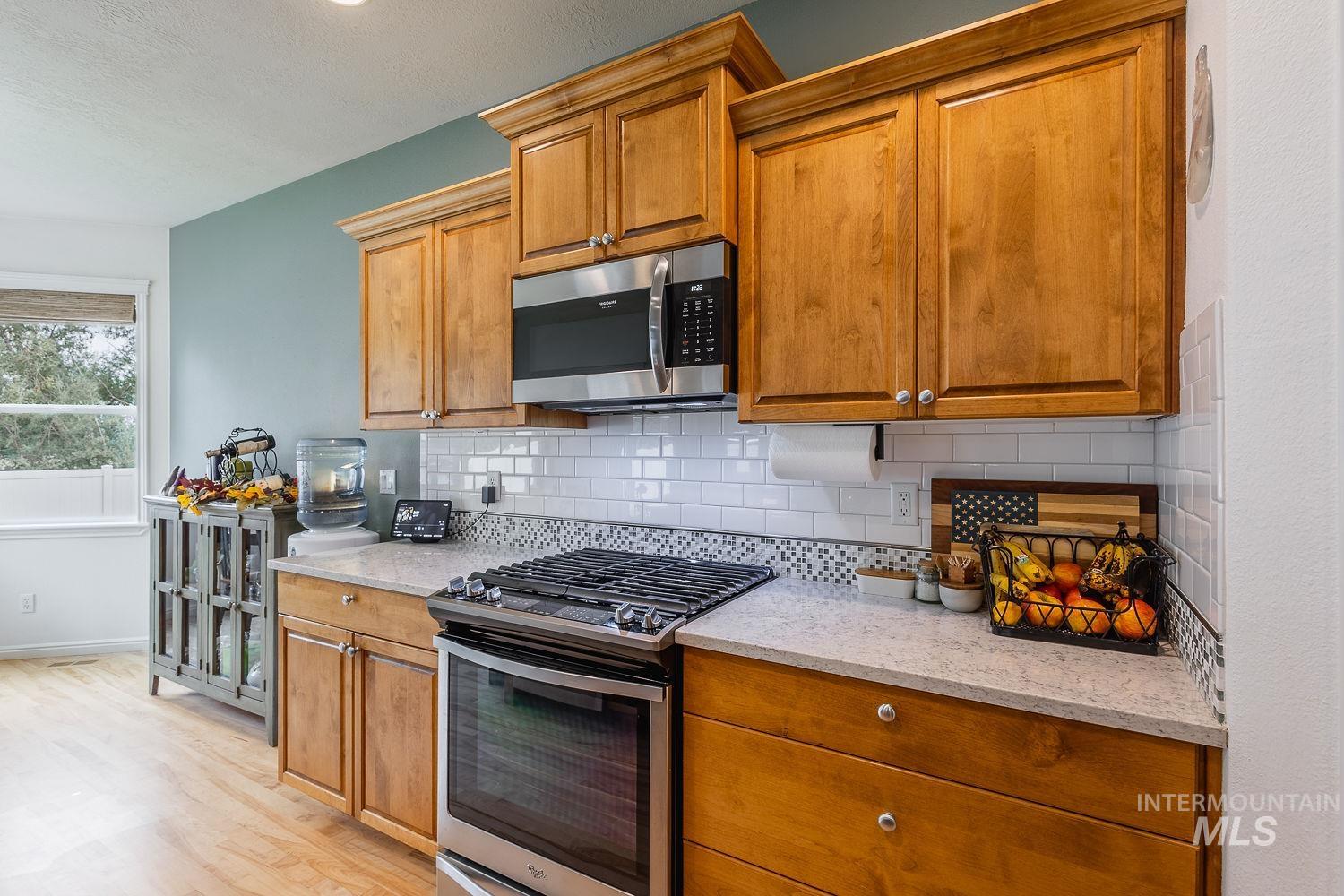 1030 N Powder River Dr, Middleton, Idaho 83644, 5 Bedrooms, 2.5 Bathrooms, Residential For Sale, Price $610,000,MLS 99001524