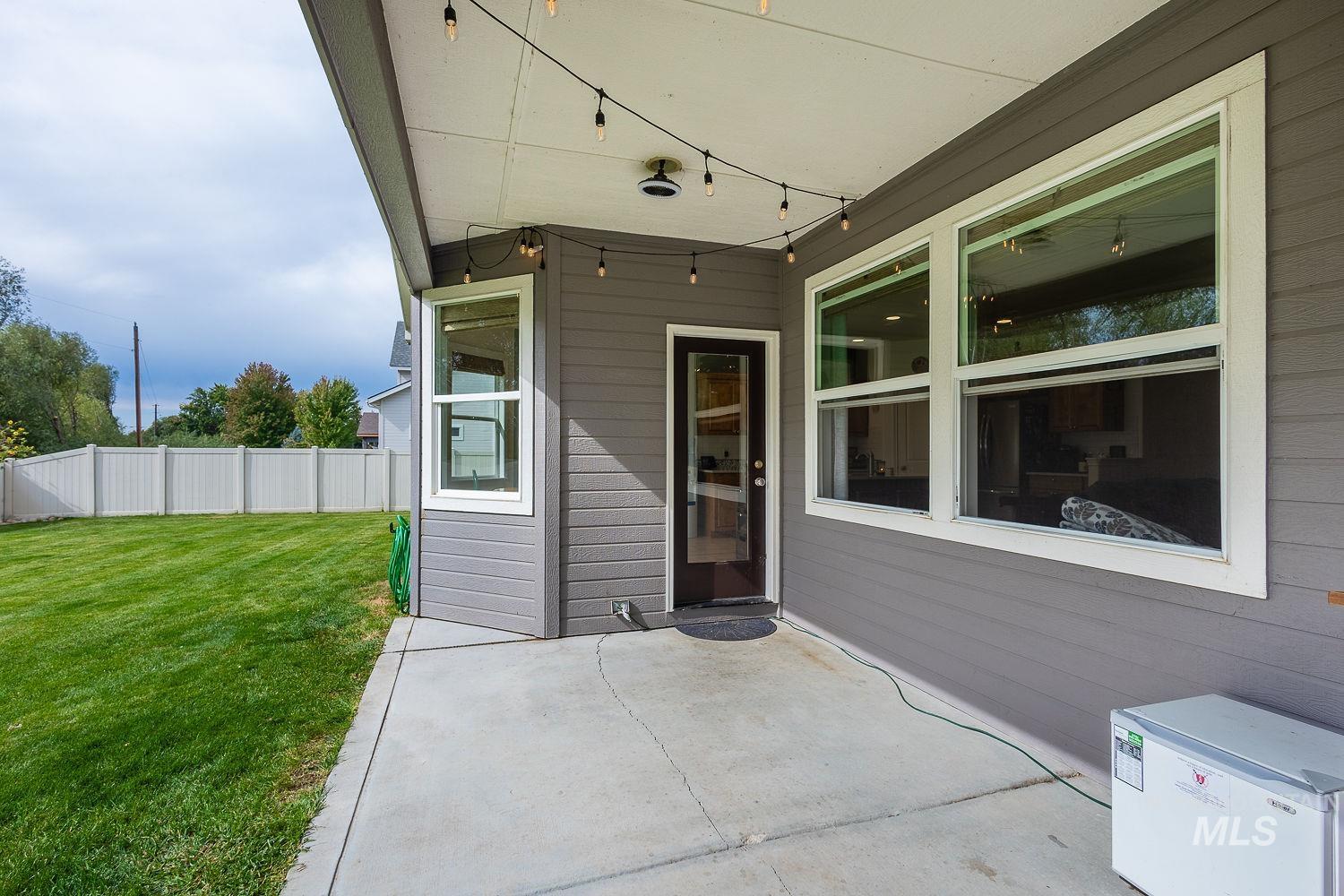 1030 N Powder River Dr, Middleton, Idaho 83644, 5 Bedrooms, 2.5 Bathrooms, Residential For Sale, Price $610,000,MLS 99001524