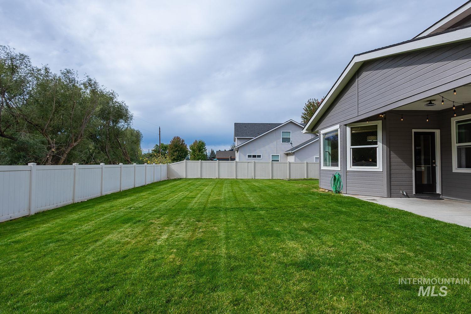 1030 N Powder River Dr, Middleton, Idaho 83644, 5 Bedrooms, 2.5 Bathrooms, Residential For Sale, Price $610,000,MLS 99001524