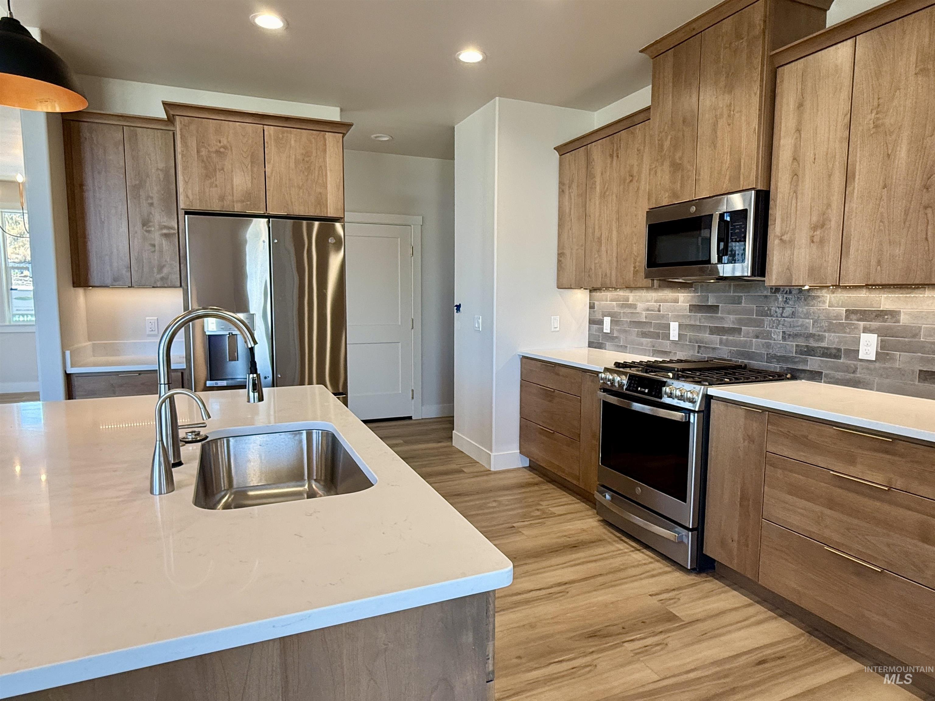 2534 E 3rd Street, Moscow, Idaho 83843, 5 Bedrooms, 2.5 Bathrooms, Residential For Sale, Price $879,000,MLS 99001526