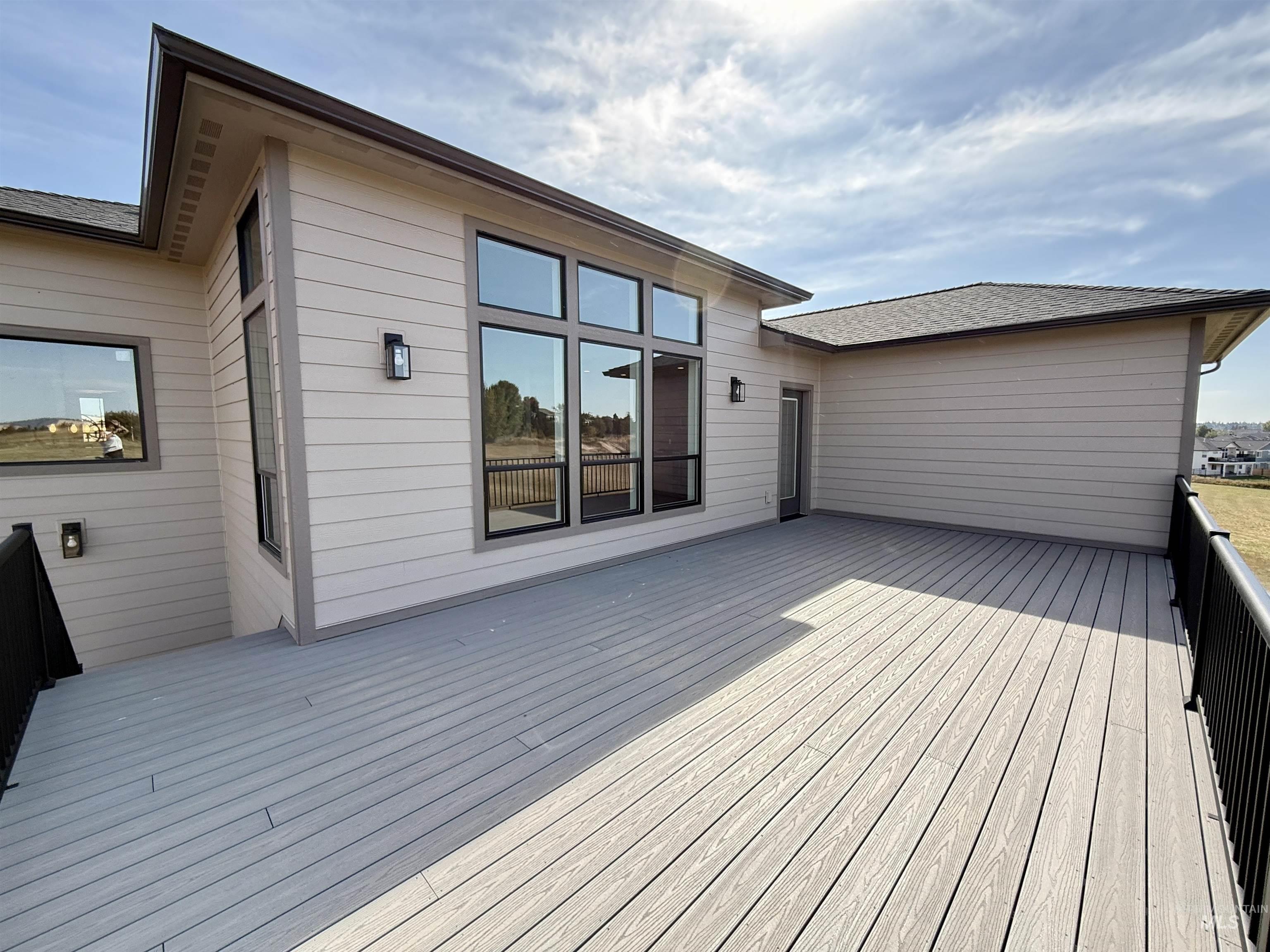 2534 E 3rd Street, Moscow, Idaho 83843, 5 Bedrooms, 2.5 Bathrooms, Residential For Sale, Price $879,000,MLS 99001526