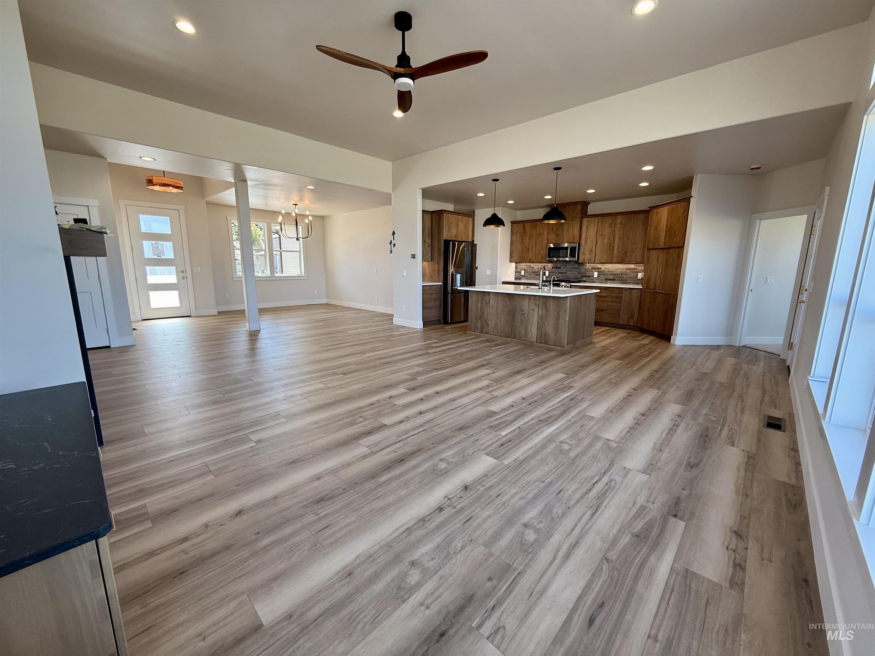 2534 E 3rd Street, Moscow, Idaho 83843, 5 Bedrooms, 2.5 Bathrooms, Residential For Sale, Price $879,000,MLS 99001526