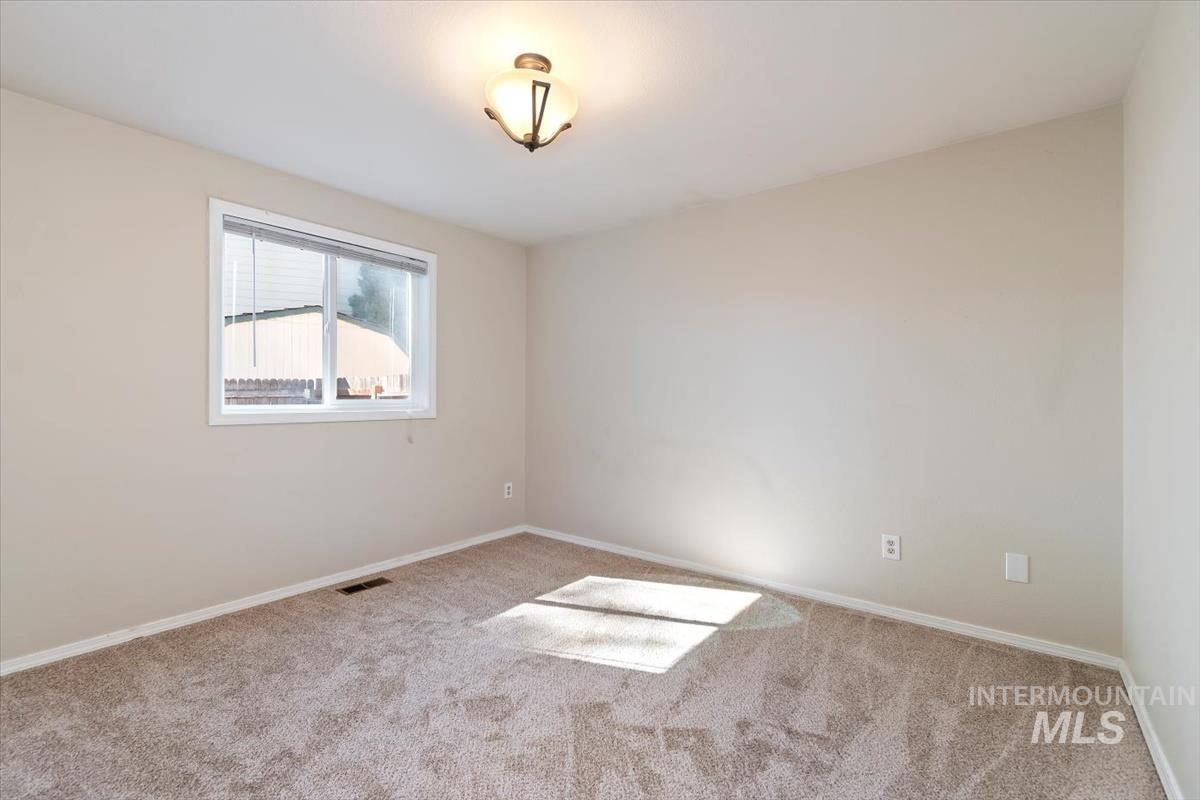 1526 E Symphony Court, Boise, Idaho 83706, 3 Bedrooms, 2 Bathrooms, Residential For Sale, Price $399,900,MLS 99001529