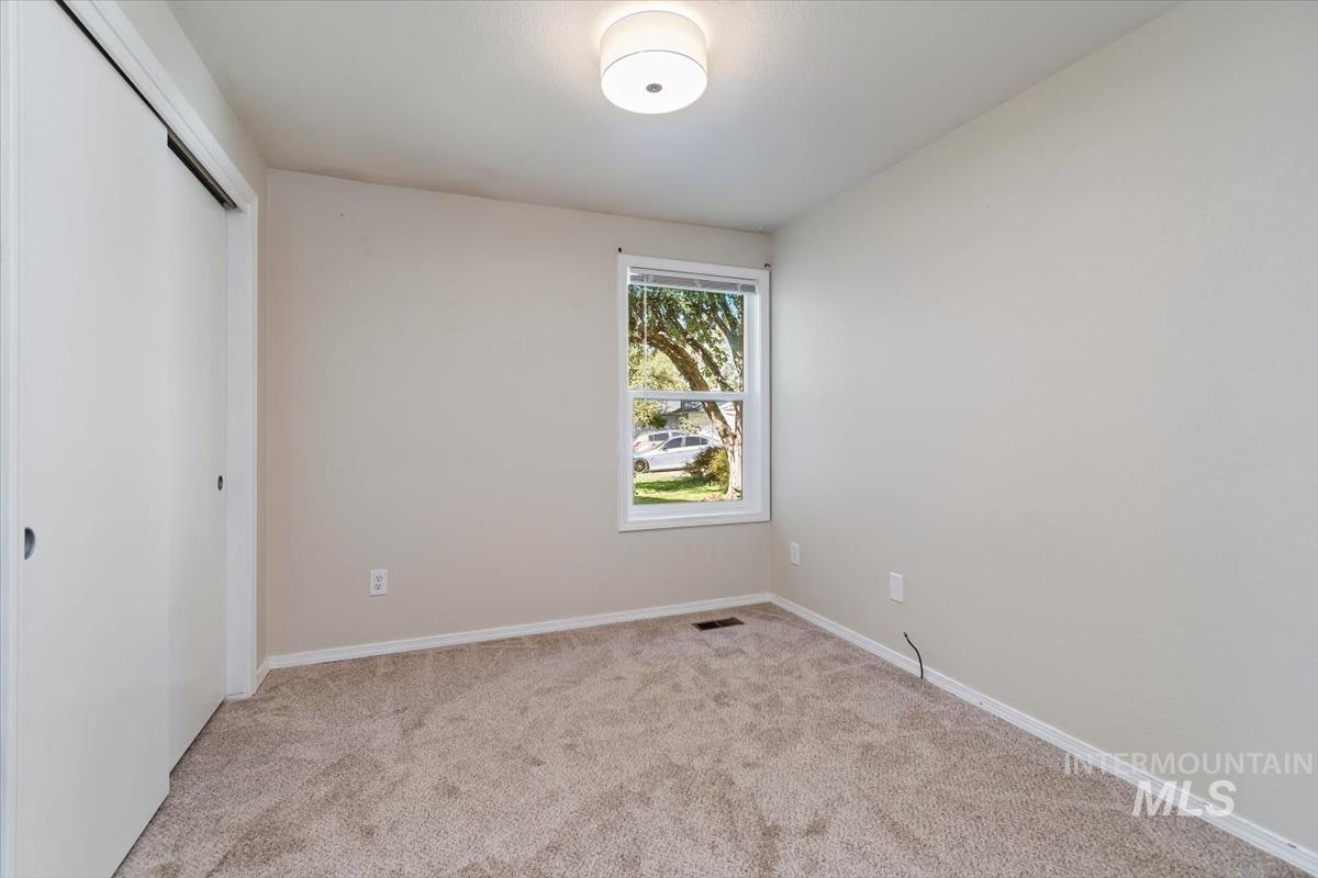 1526 E Symphony Court, Boise, Idaho 83706, 3 Bedrooms, 2 Bathrooms, Residential For Sale, Price $399,900,MLS 99001529