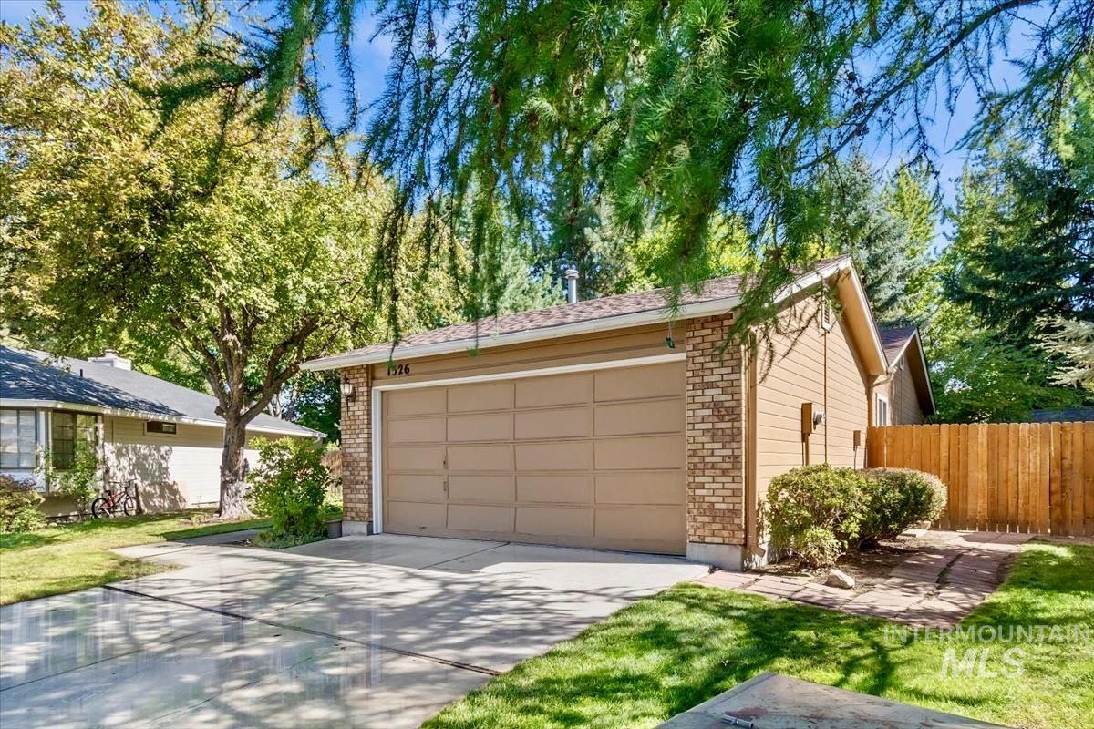1526 E Symphony Court, Boise, Idaho 83706, 3 Bedrooms, 2 Bathrooms, Residential For Sale, Price $399,900,MLS 99001529