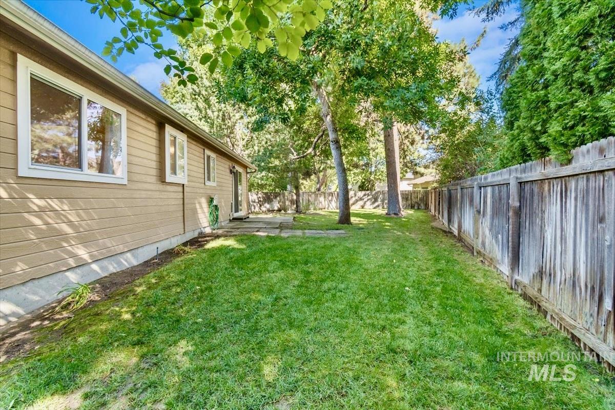1526 E Symphony Court, Boise, Idaho 83706, 3 Bedrooms, 2 Bathrooms, Residential For Sale, Price $399,900,MLS 99001529