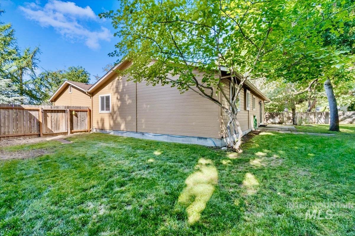 1526 E Symphony Court, Boise, Idaho 83706, 3 Bedrooms, 2 Bathrooms, Residential For Sale, Price $399,900,MLS 99001529