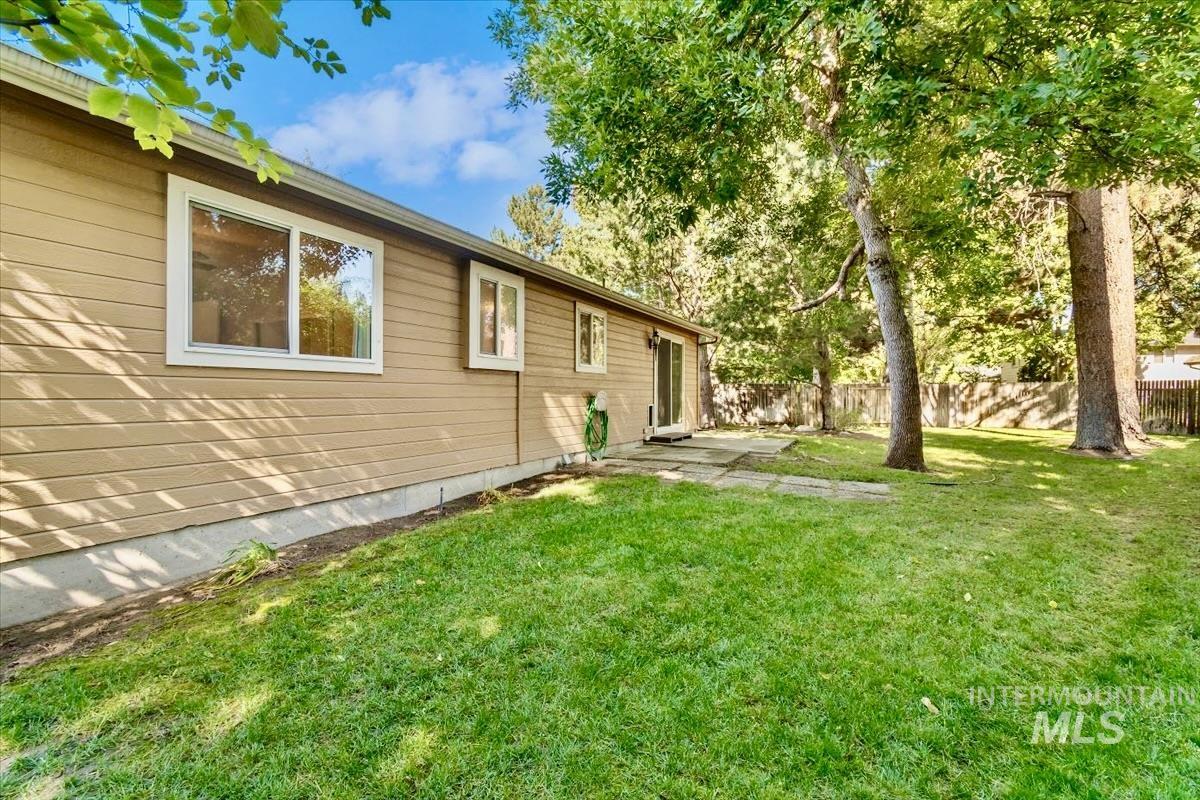 1526 E Symphony Court, Boise, Idaho 83706, 3 Bedrooms, 2 Bathrooms, Residential For Sale, Price $399,900,MLS 99001529