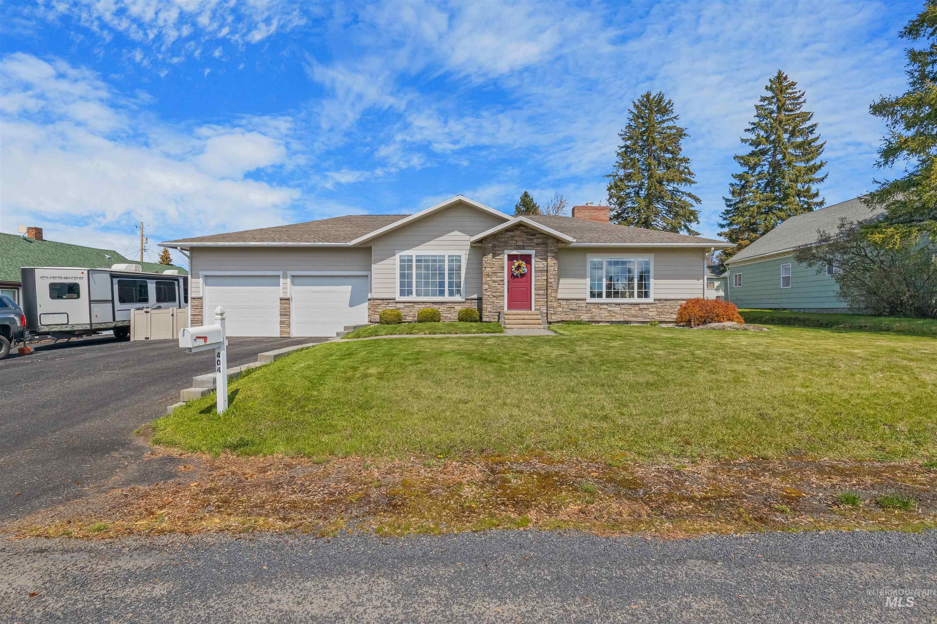 404 Halliday St, Craigmont, Idaho 83523, 3 Bedrooms, 2 Bathrooms, Residential For Sale, Price $410,000,MLS 99001530