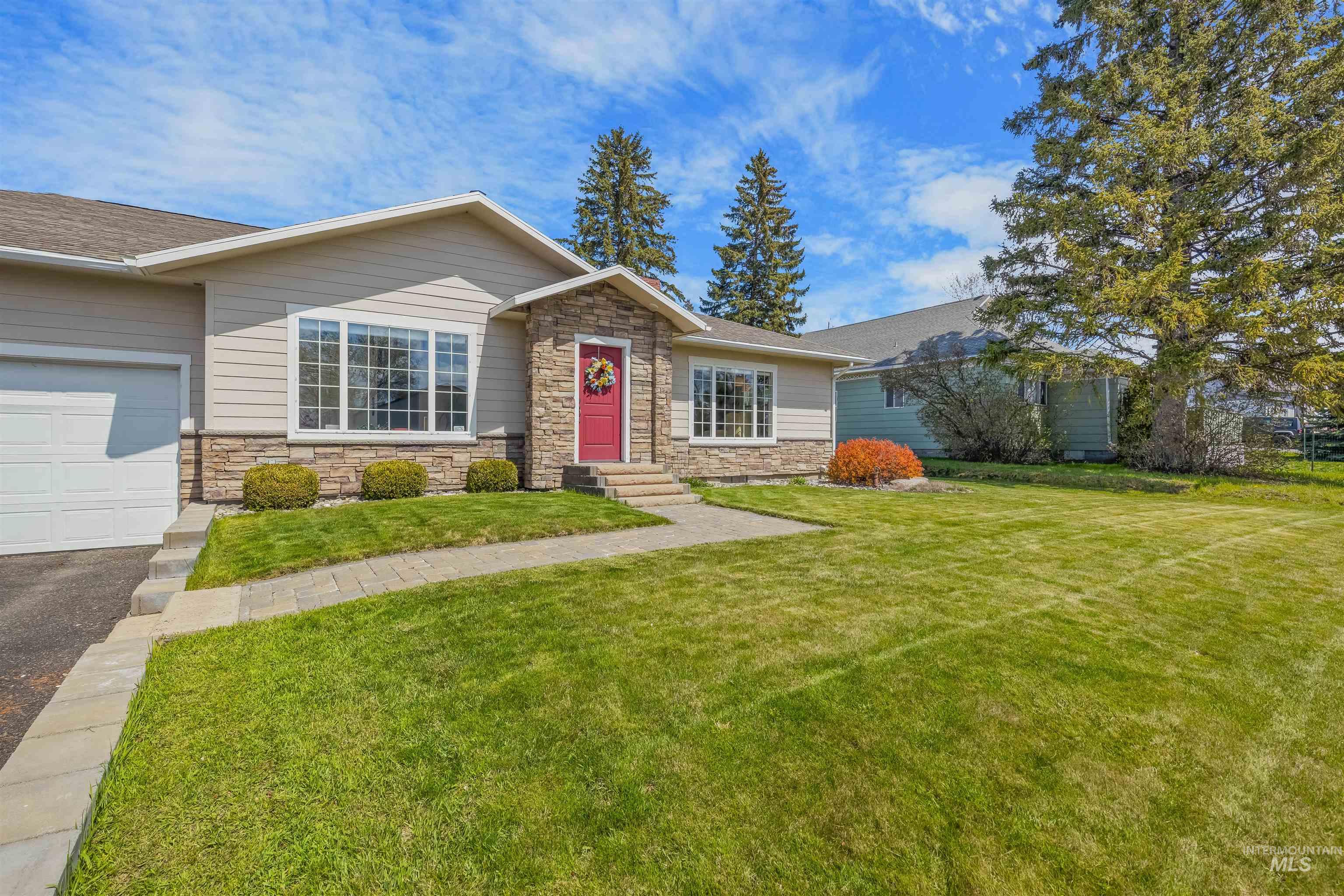 404 Halliday St, Craigmont, Idaho 83523, 3 Bedrooms, 2 Bathrooms, Residential For Sale, Price $410,000,MLS 99001530