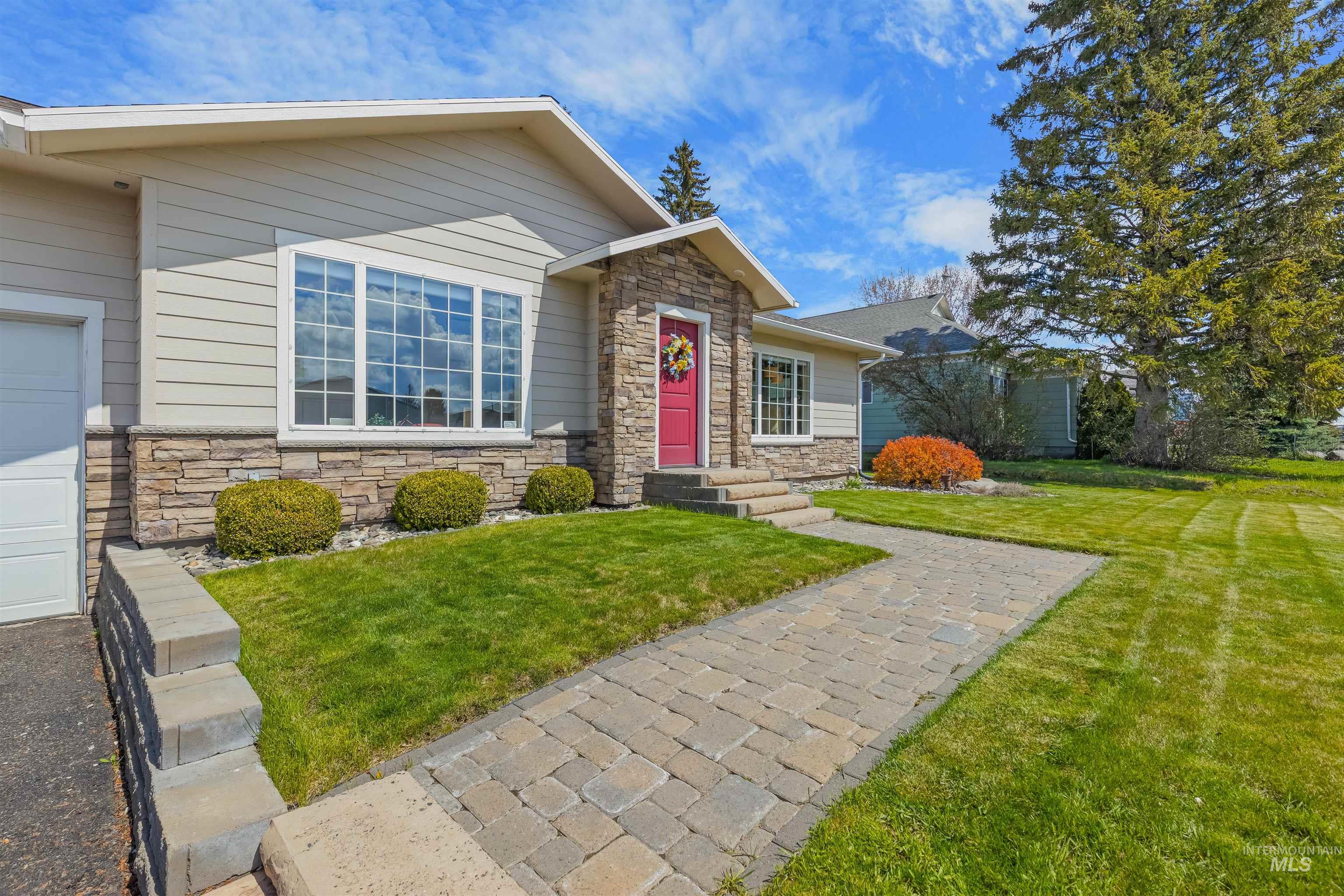 404 Halliday St, Craigmont, Idaho 83523, 3 Bedrooms, 2 Bathrooms, Residential For Sale, Price $410,000,MLS 99001530