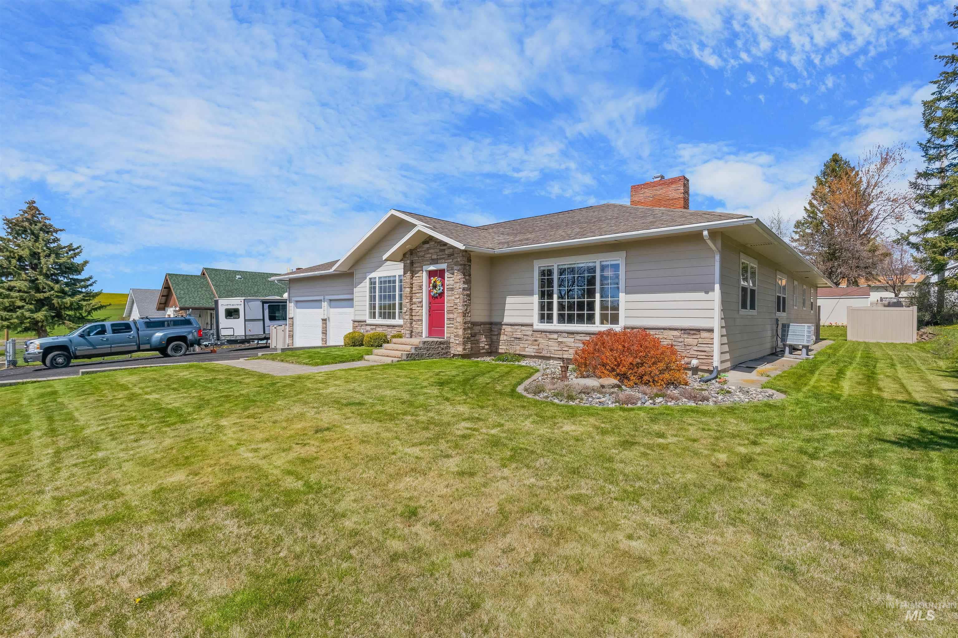 404 Halliday St, Craigmont, Idaho 83523, 3 Bedrooms, 2 Bathrooms, Residential For Sale, Price $410,000,MLS 99001530