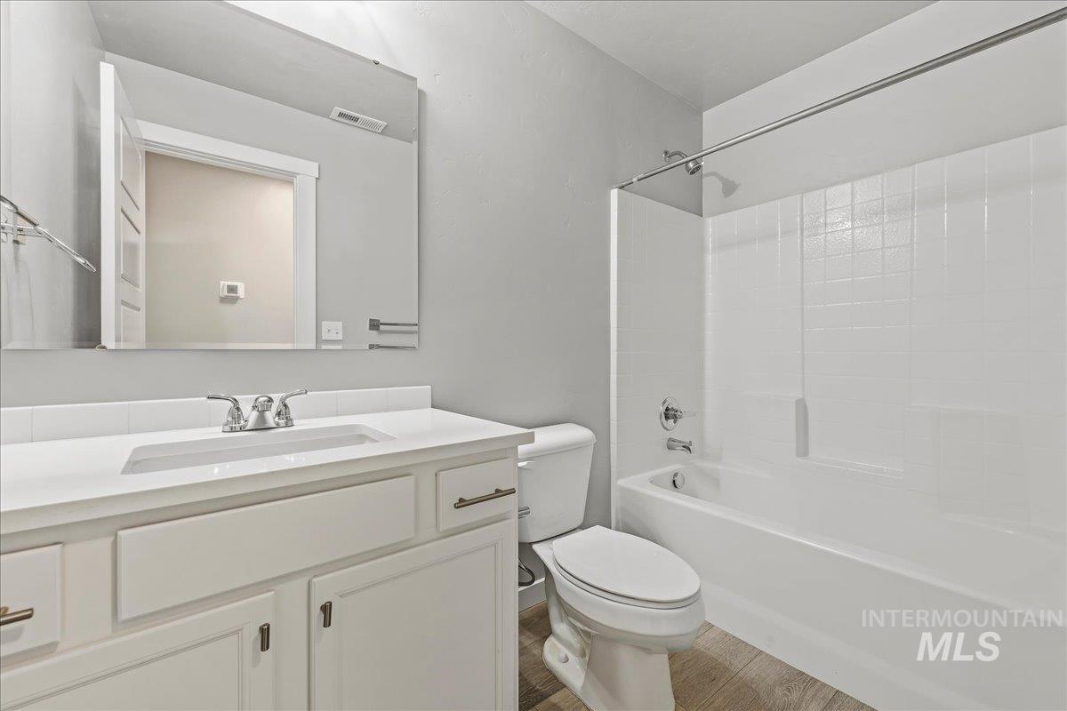 3062 S Green Forest Way, Boise, Idaho 83709, 3 Bedrooms, 2 Bathrooms, Residential For Sale, Price $399,990,MLS 99001533