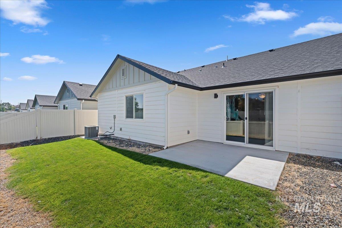 3062 S Green Forest Way, Boise, Idaho 83709, 3 Bedrooms, 2 Bathrooms, Residential For Sale, Price $399,990,MLS 99001533