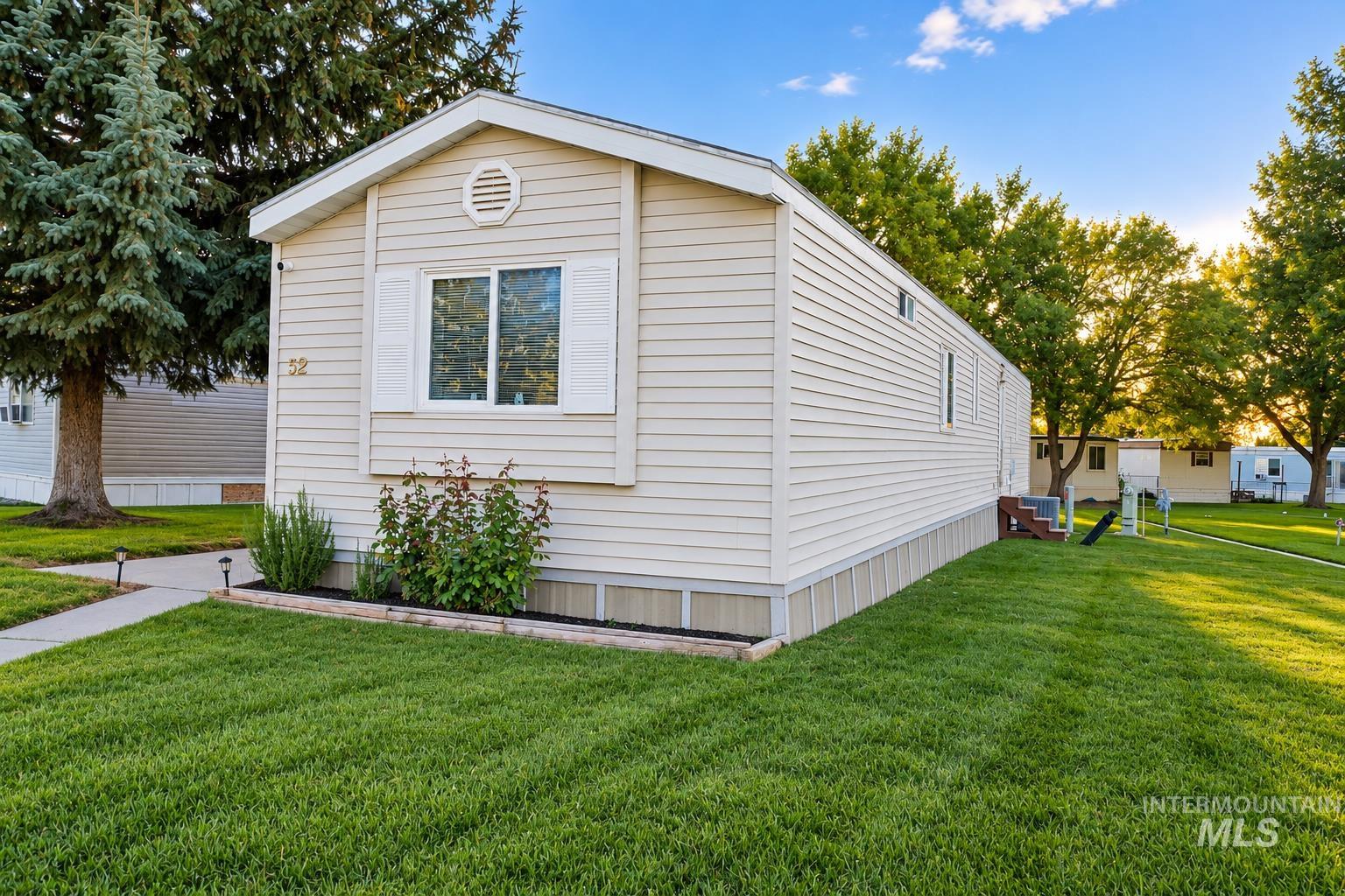 198 South Hills RD, Twin Falls, Idaho 83301, 2 Bedrooms, 2 Bathrooms, Residential For Sale, Price $95,000,MLS 99001537
