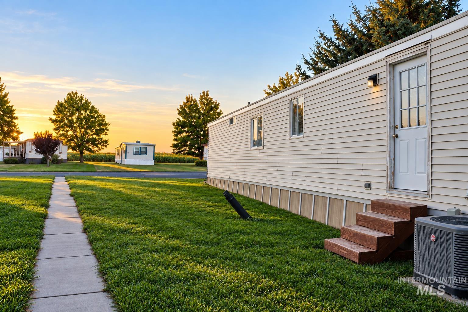 198 South Hills RD, Twin Falls, Idaho 83301, 2 Bedrooms, 2 Bathrooms, Residential For Sale, Price $95,000,MLS 99001537